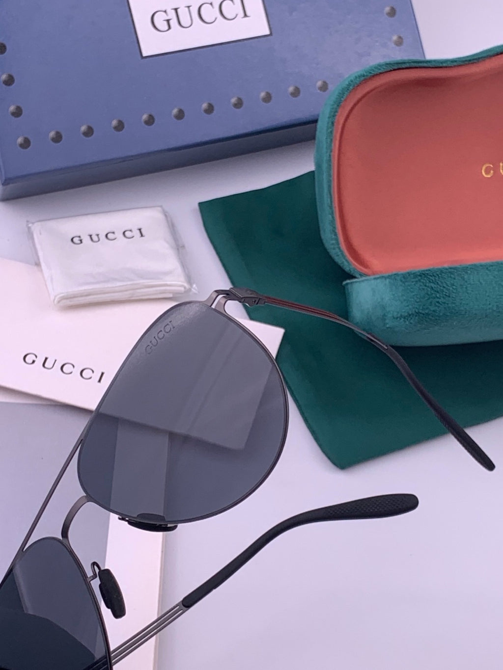 Gucci G1381 Fashion Gold Lens Sunglasses for Men & Women - 357843 - detail image 4