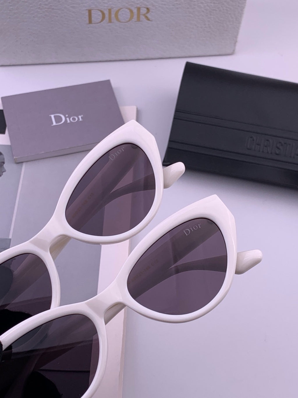Dior D4109 Polarized Square Pink Lens Sunglasses for Men & Women - 371894 - detail image 3