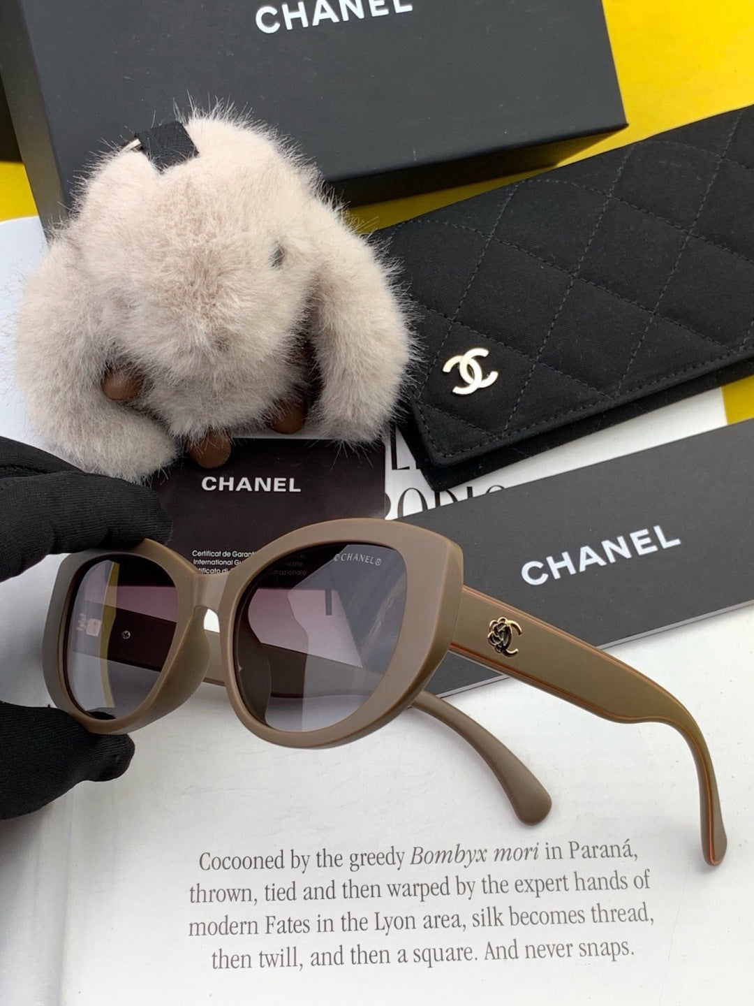 Gucci G5107 Square Silver Lens Sunglasses for Men & Women - detail image 4