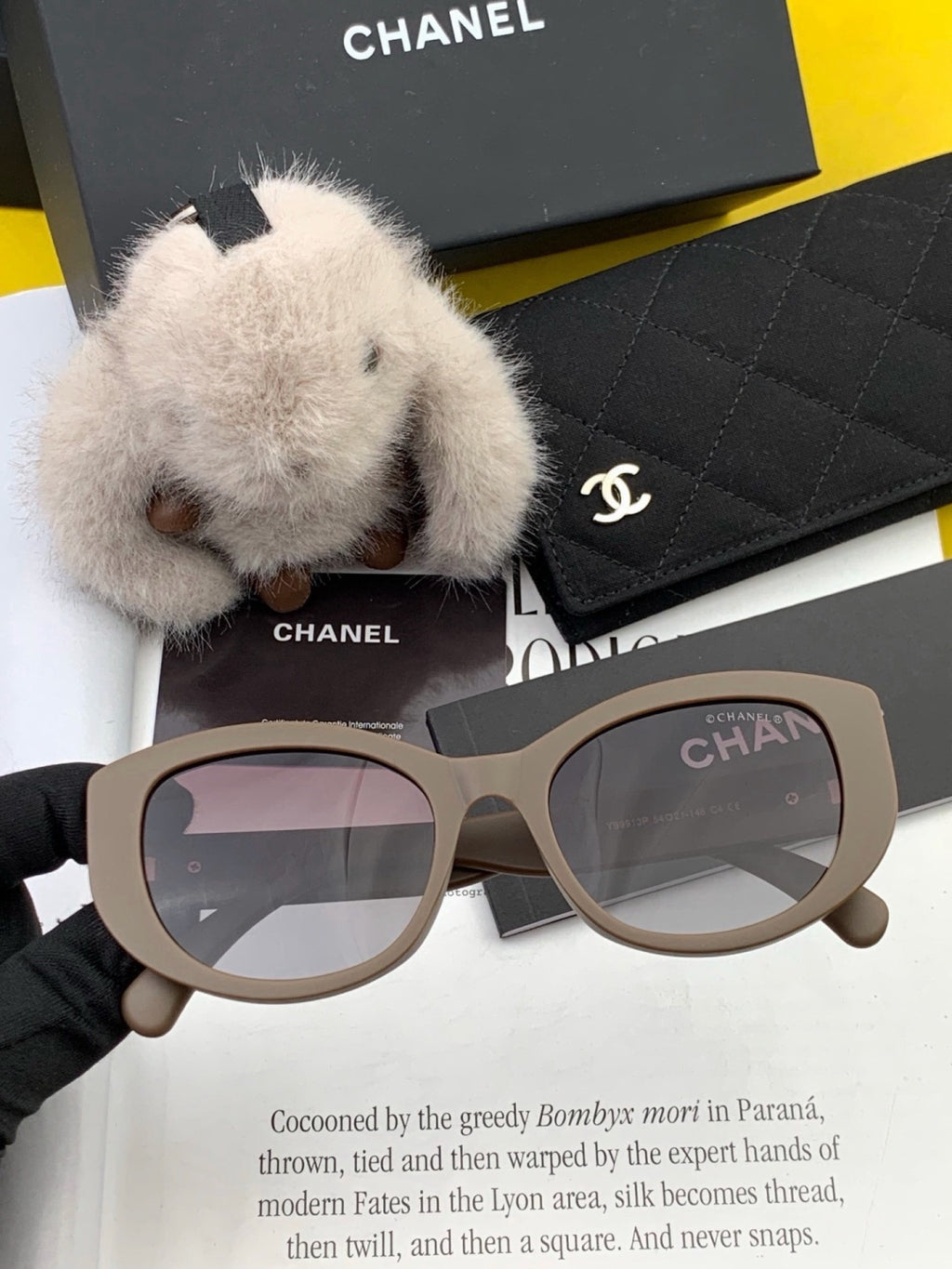 Gucci G5107 Square Silver Lens Sunglasses for Men & Women - detail image 2