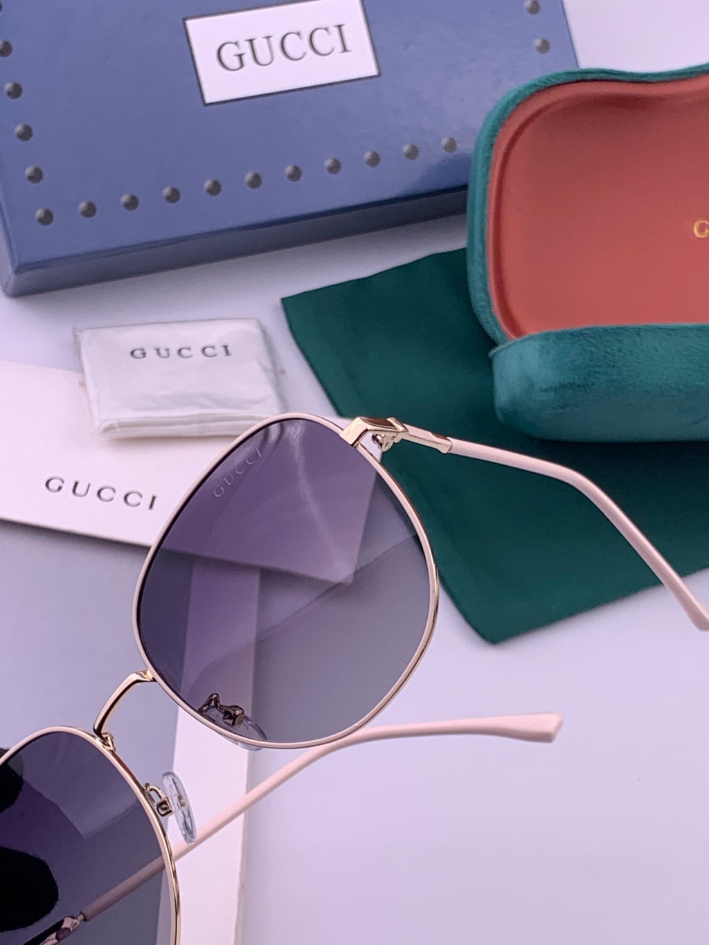 Gucci G5822 Polarized Oversized Gold Lens Sunglasses for Men & Women - 371547 - detail image 3