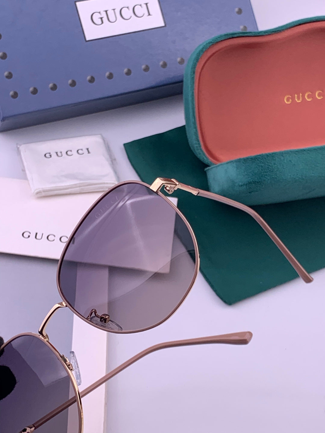 Gucci G5822 Polarized Oversized Gold Lens Sunglasses for Men & Women - 371549 - detail image 3