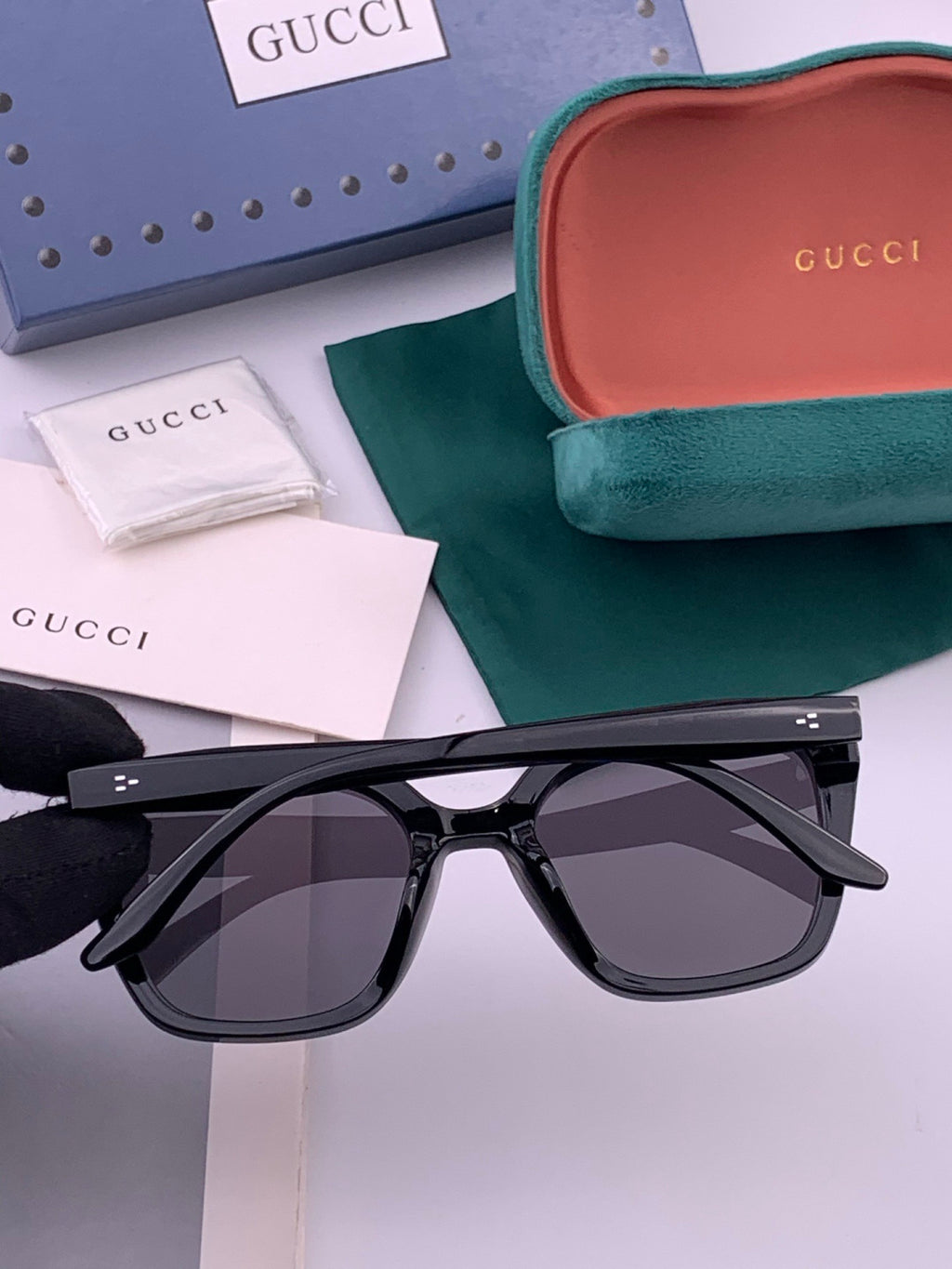 Gucci G07726 Polarized Square Black Lens Sunglasses for Men & Women - 382137 - detail image 4