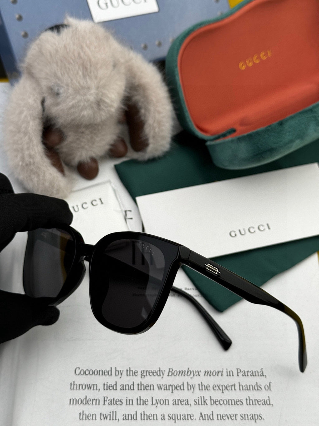 Gucci G97722 Polarized Square Gold Lens Sunglasses for Women - 382111 - detail image 3