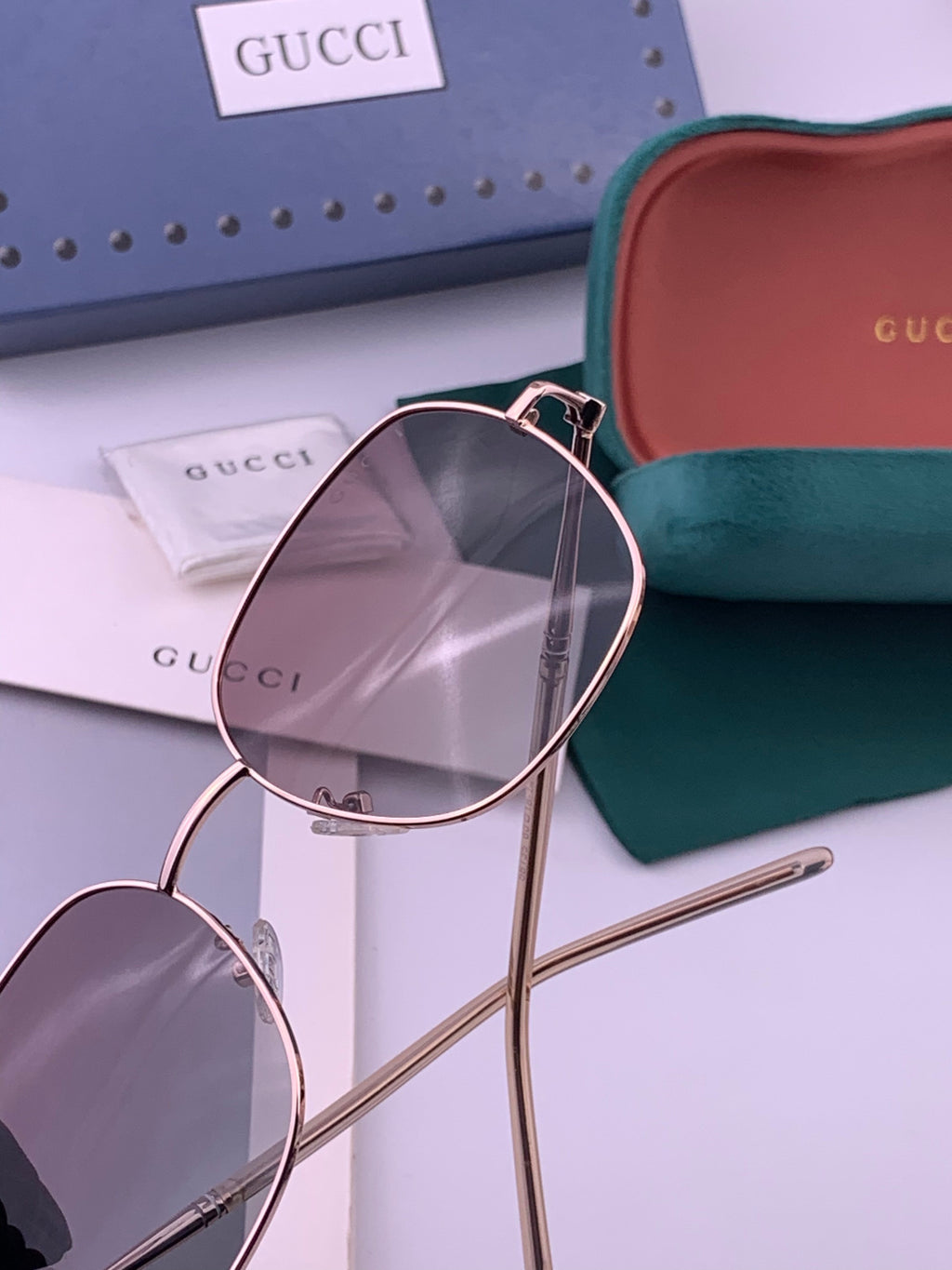 Gucci G55813 Fashion Black Lens Sunglasses for Men & Women - 382118 - detail image 3
