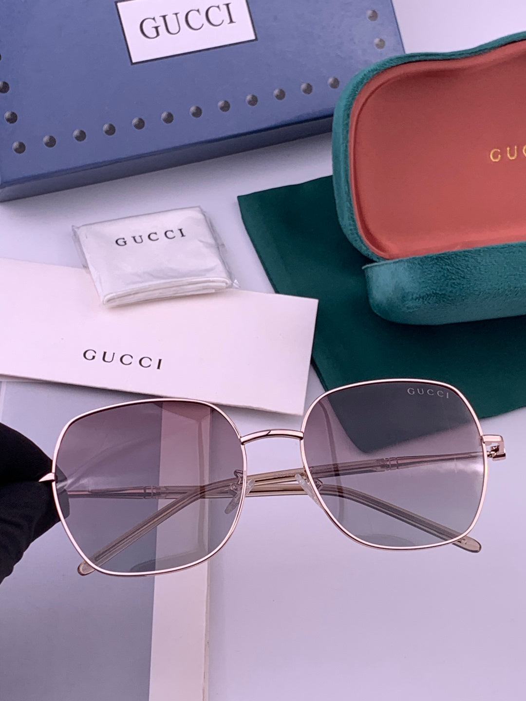Gucci G55813 Fashion Black Lens Sunglasses for Men & Women - 382118