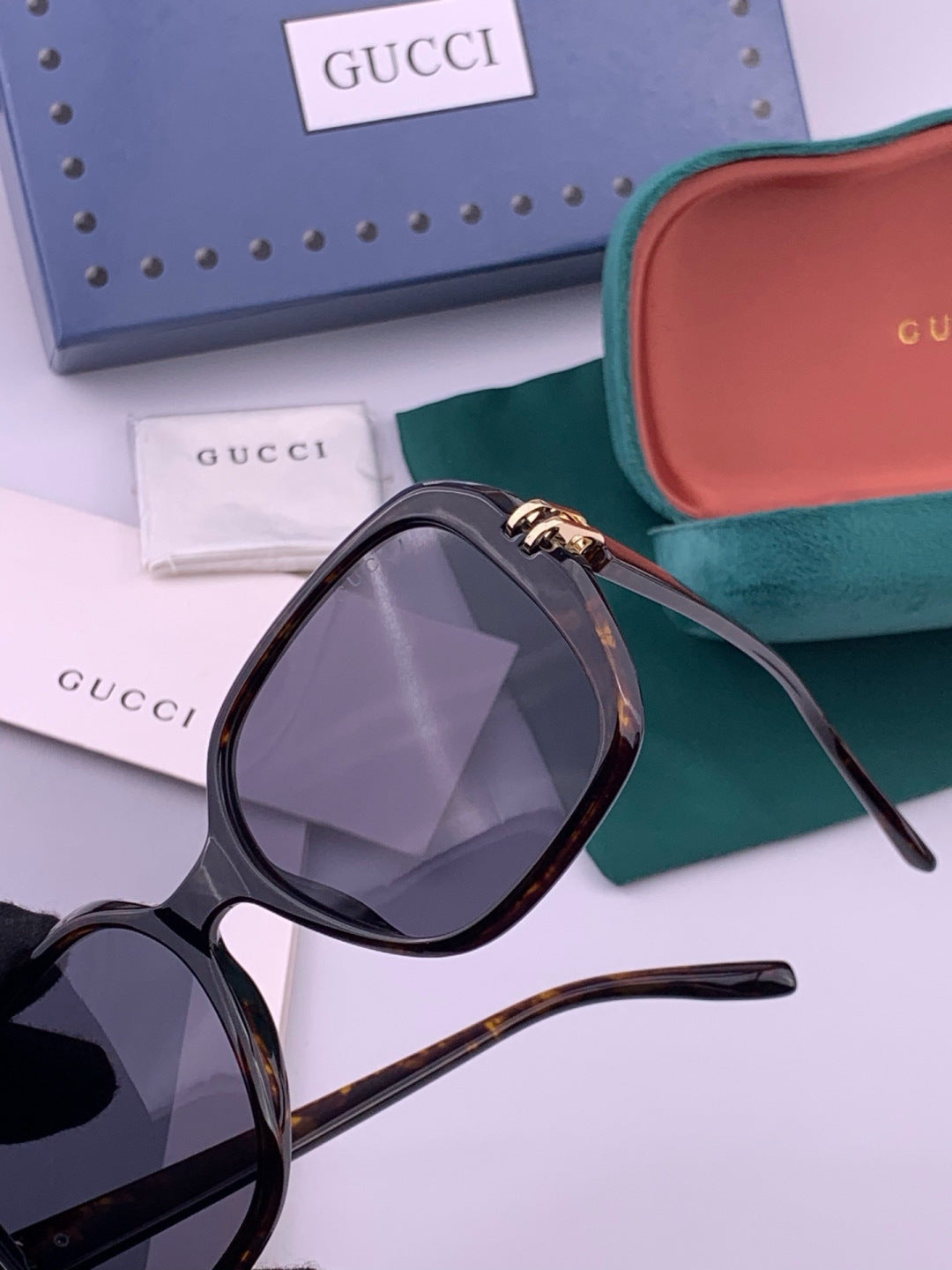 Gucci G2911 Polarized Square Red Lens Sunglasses for Women - 382091 - detail image 2