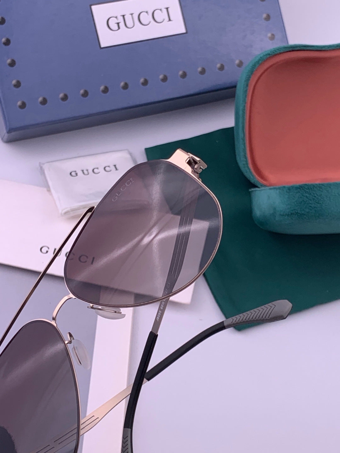 Gucci G5809 Polarized Fashion Gold Lens Sunglasses for Men & Women - 382081 - detail image 4