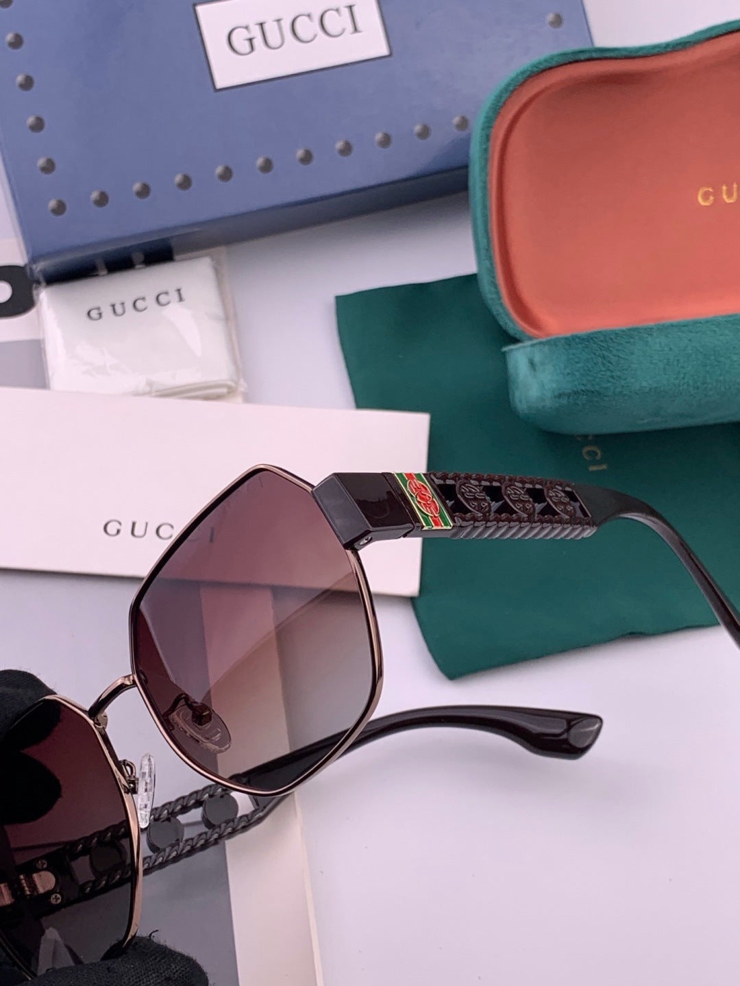Gucci G1379 Metal Square Pink Lens Sunglasses for Men & Women - detail image 3