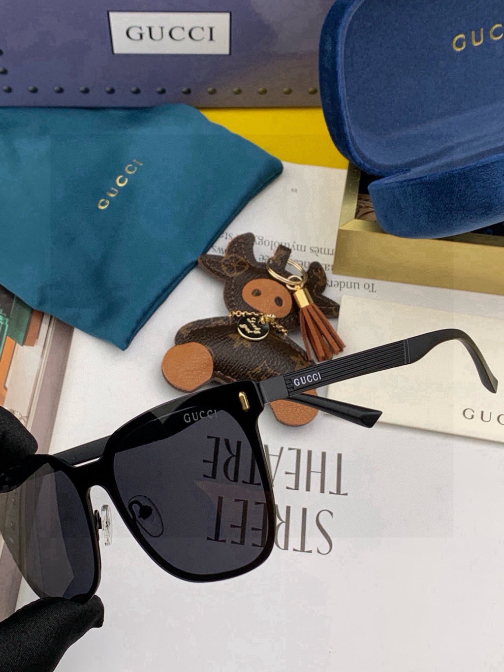 Gucci G075 Fashion Brown Lens Sunglasses for Men & Women - 381993 - detail image 4