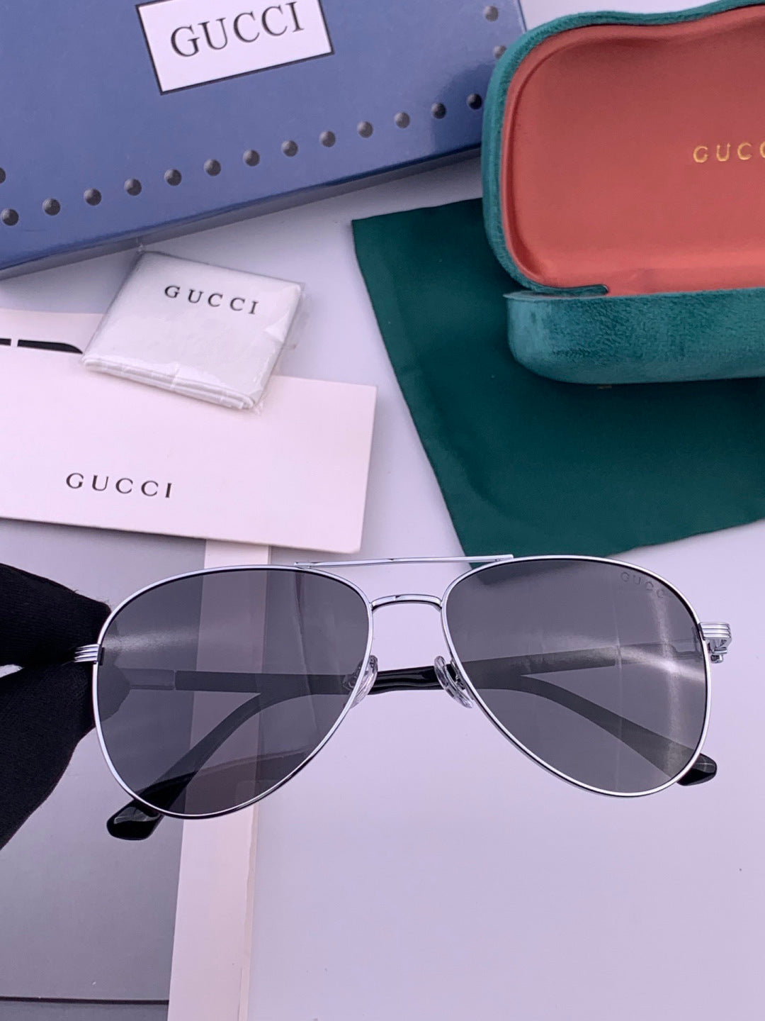 Gucci G0881 Polarized Aviator Blue Lens Sunglasses for Men & Women - detail image 2