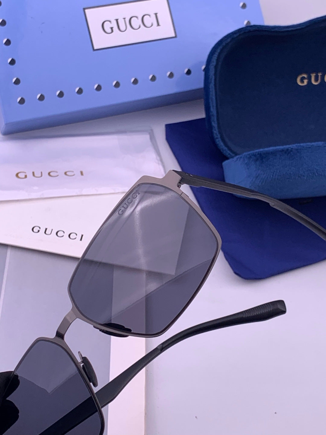 Gucci G5226 Fashion Gold Lens Sunglasses for Men & Women - 381979 - detail image 3
