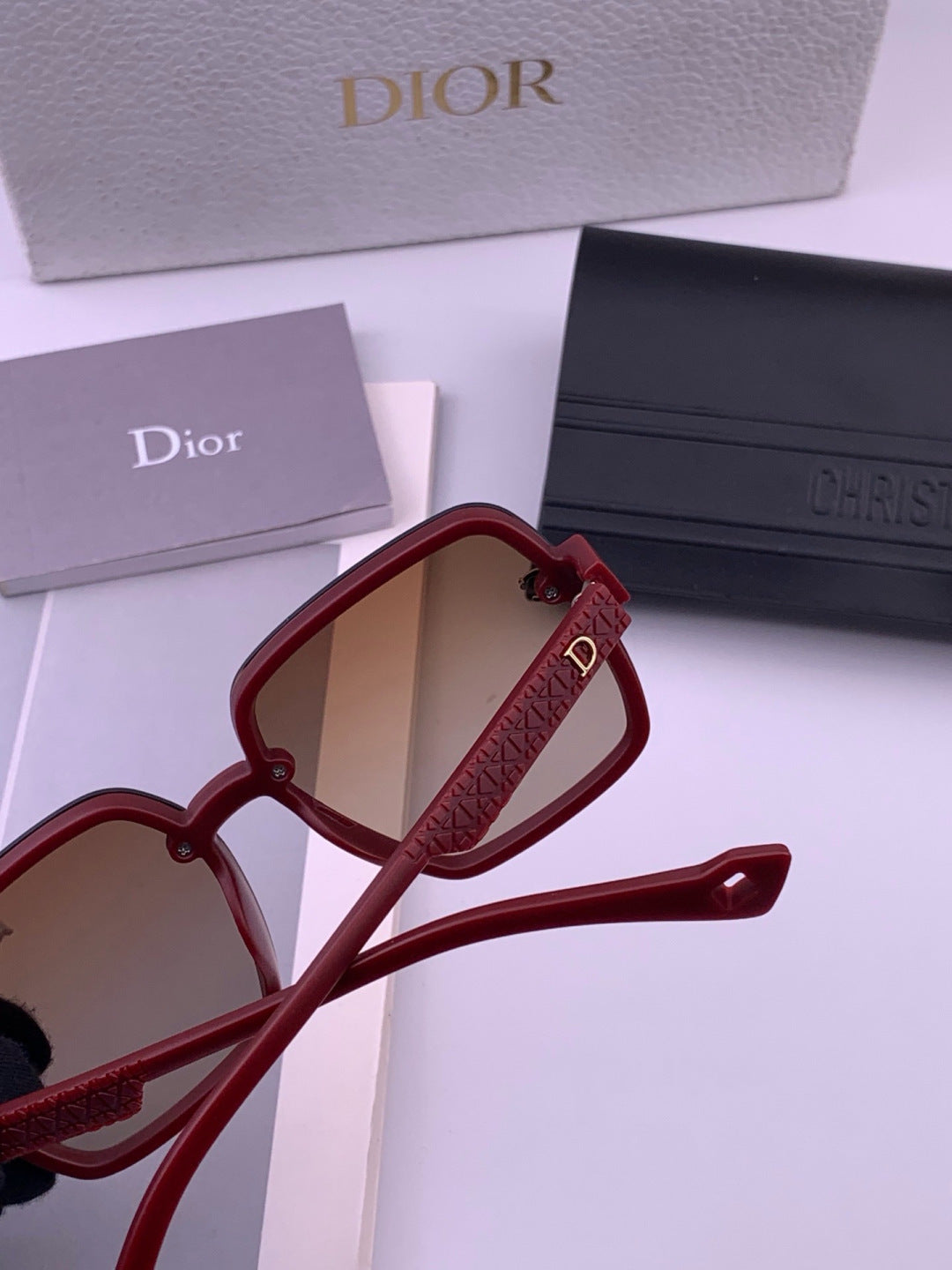 Dior D47002 Fashion Purple Lens Sunglasses for Men & Women - 398734 - detail image 5