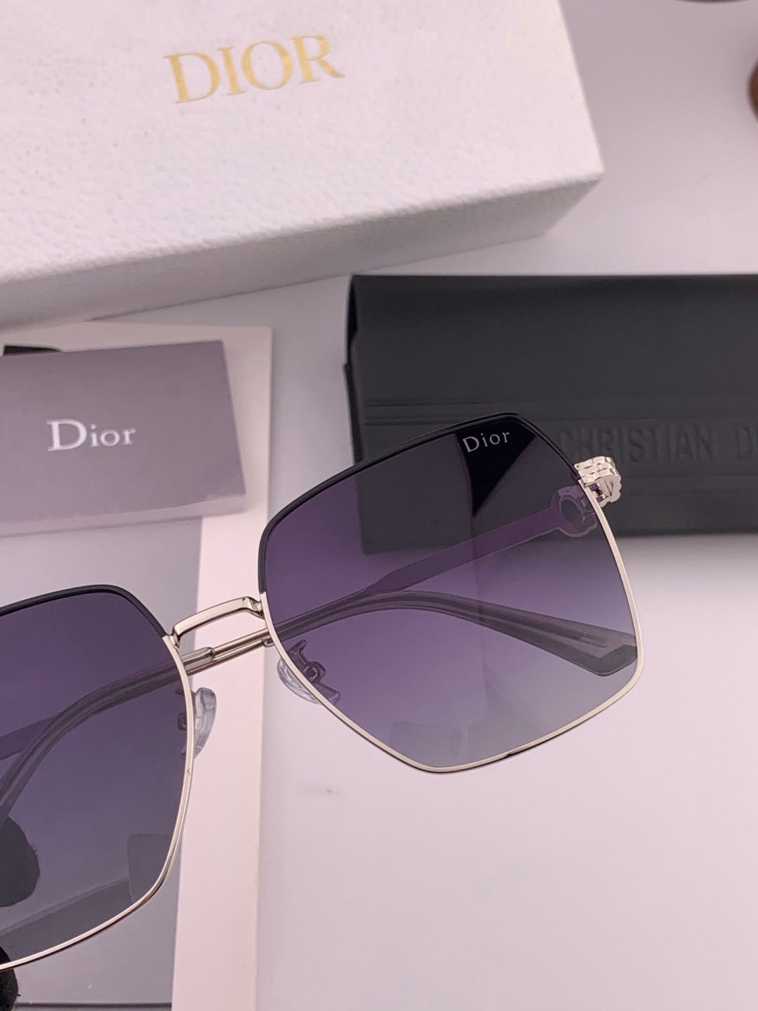 Dior D6310 Polarized Square Red Lens Sunglasses for Men & Women - 398744 - detail image 5