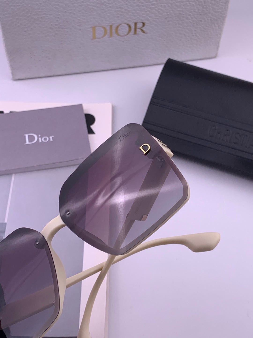 Dior CD8226 Polarized Square Red Lens Sunglasses for Women - 415517 - detail image 3