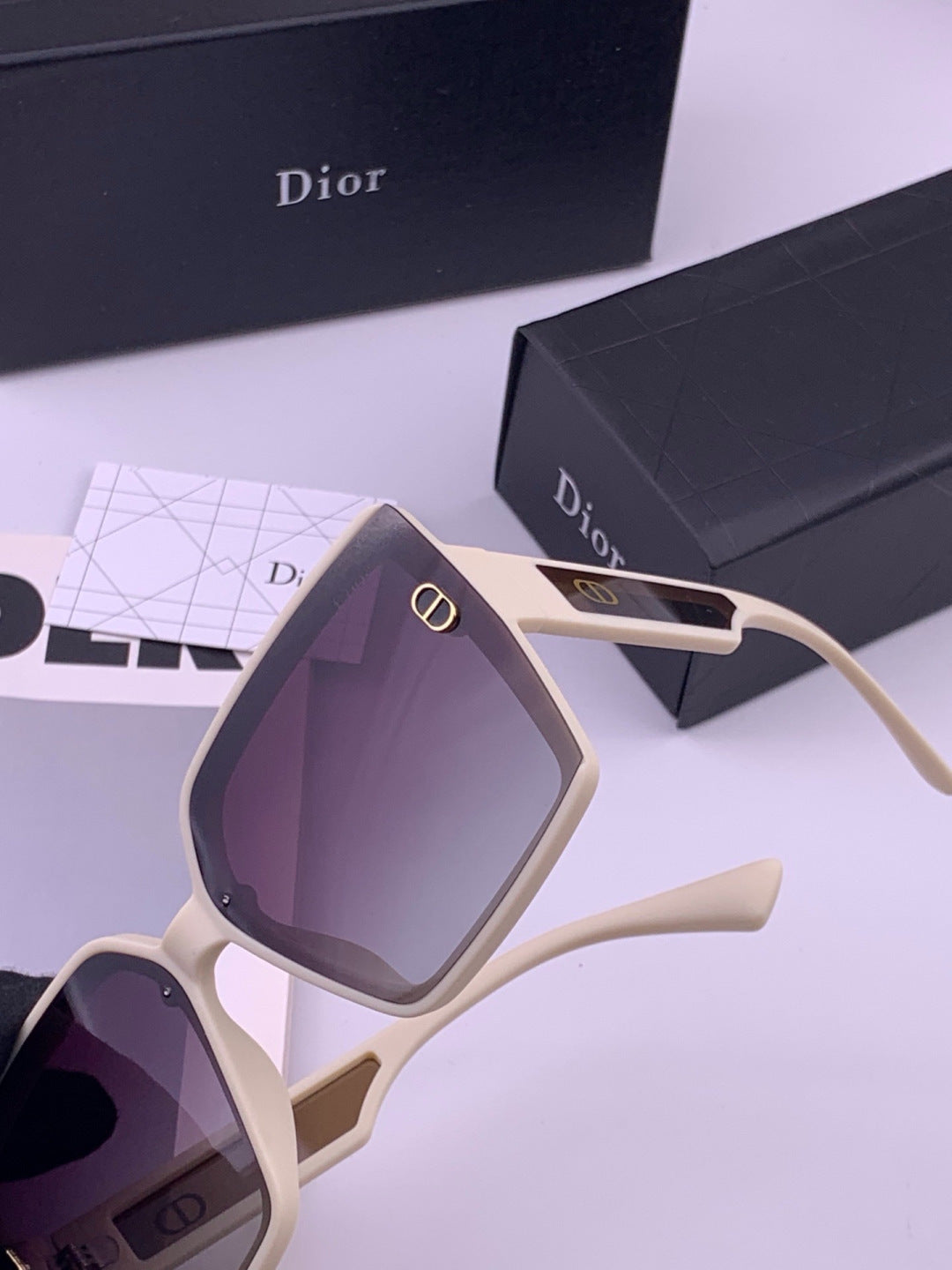 Dior CD3917 Polarized Square Red Lens Sunglasses for Women - 415386 - detail image 3