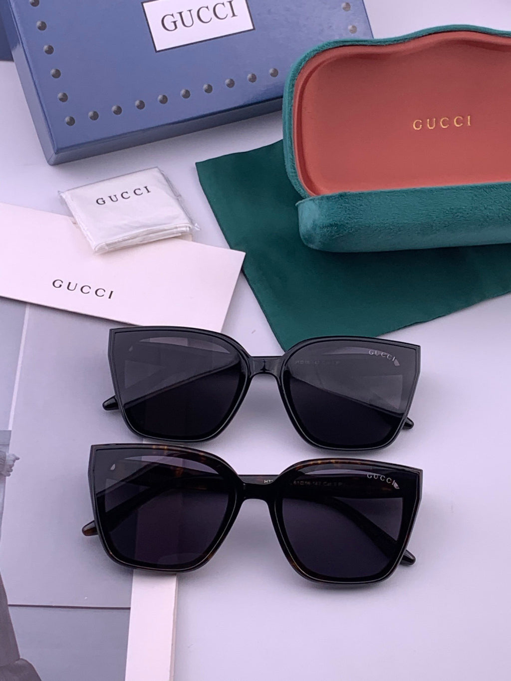 Gucci G07726 Polarized Square Black Lens Sunglasses for Men & Women - detail image 7