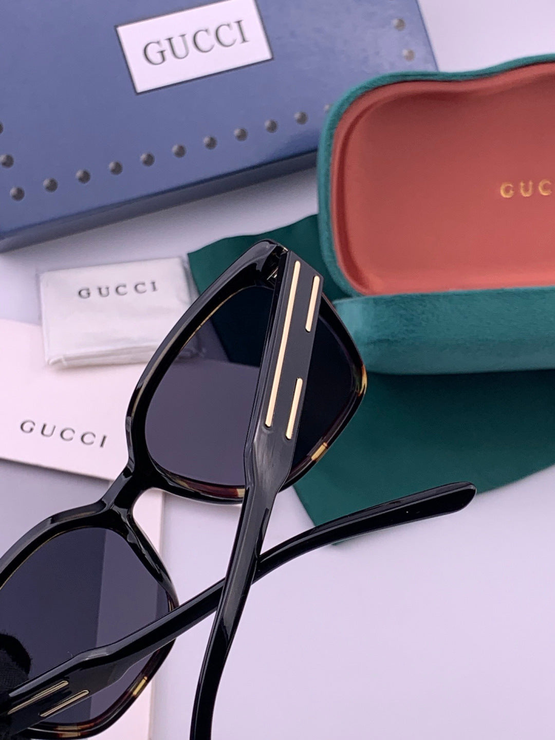 Gucci G0756 Polarized Square Black Lens Sunglasses for Men & Women - detail image 6