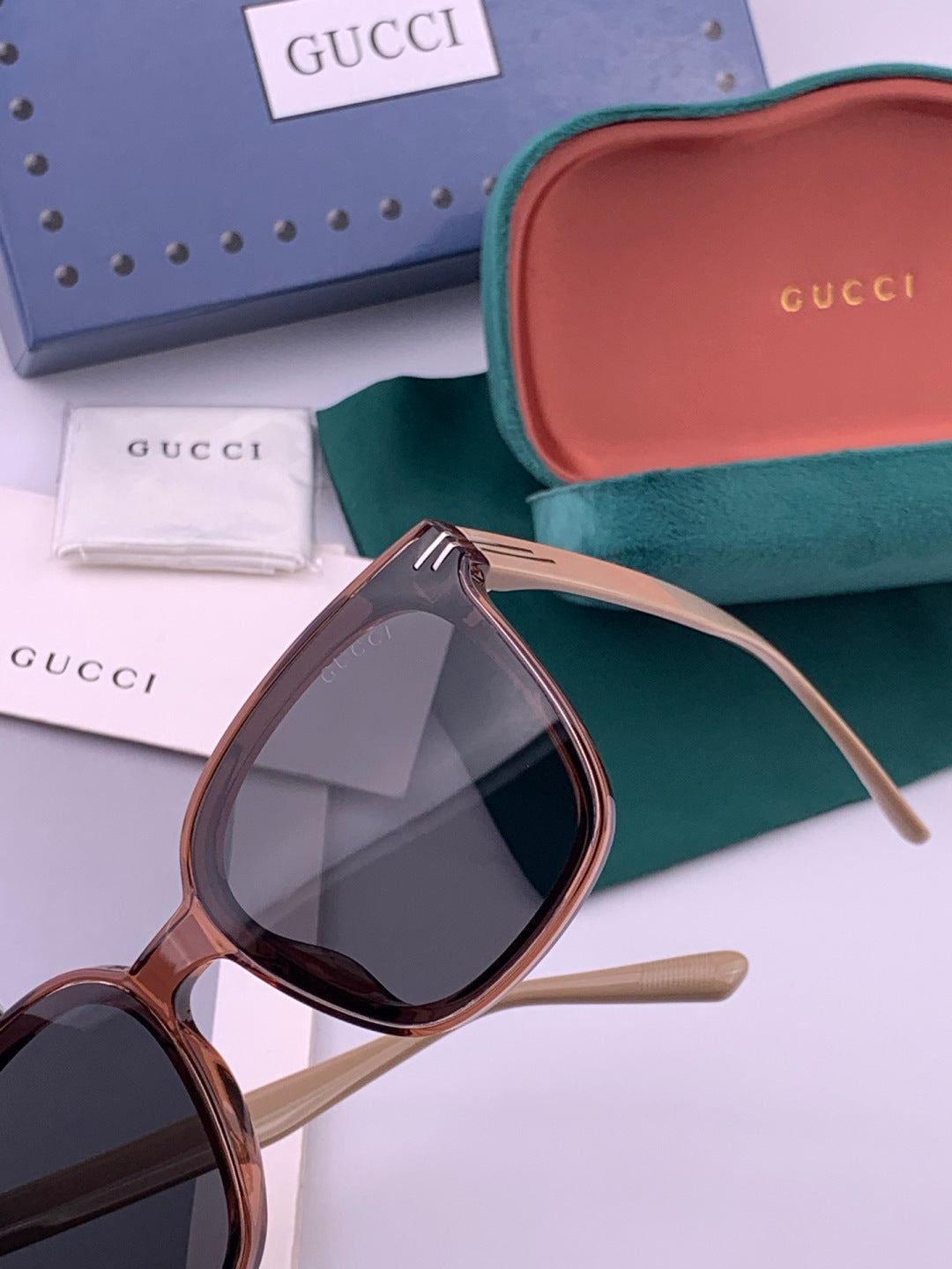 Gucci G07711 Round Black Lens Sunglasses for Men & Women - 415127 - detail image 2