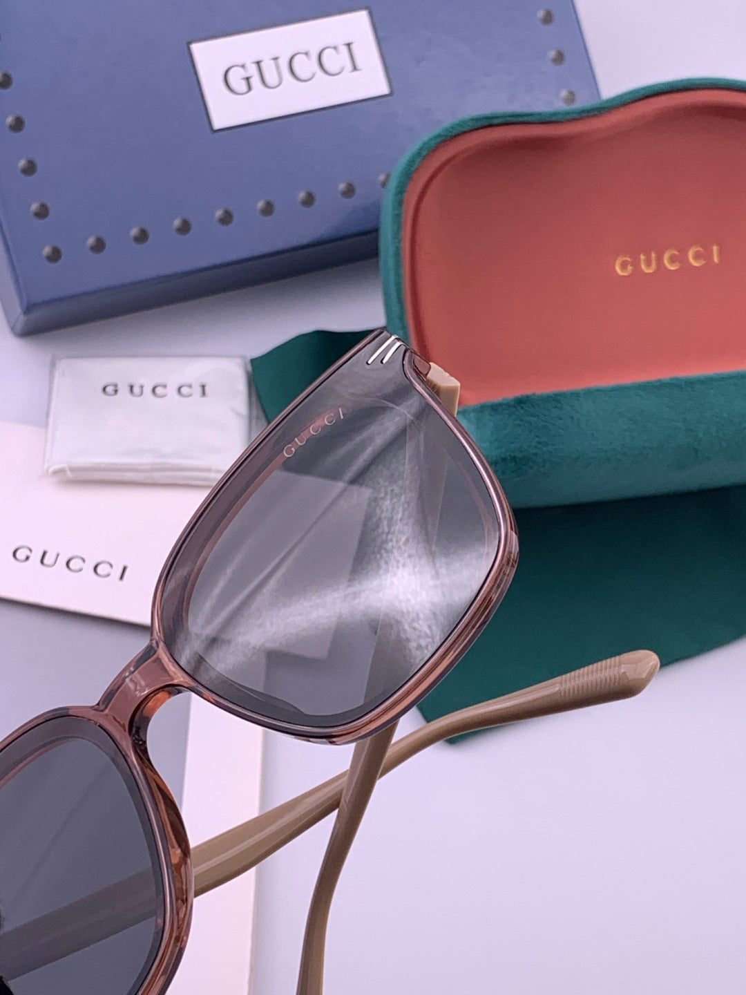 Gucci G07711 Round Black Lens Sunglasses for Men & Women - 415127 - detail image 5