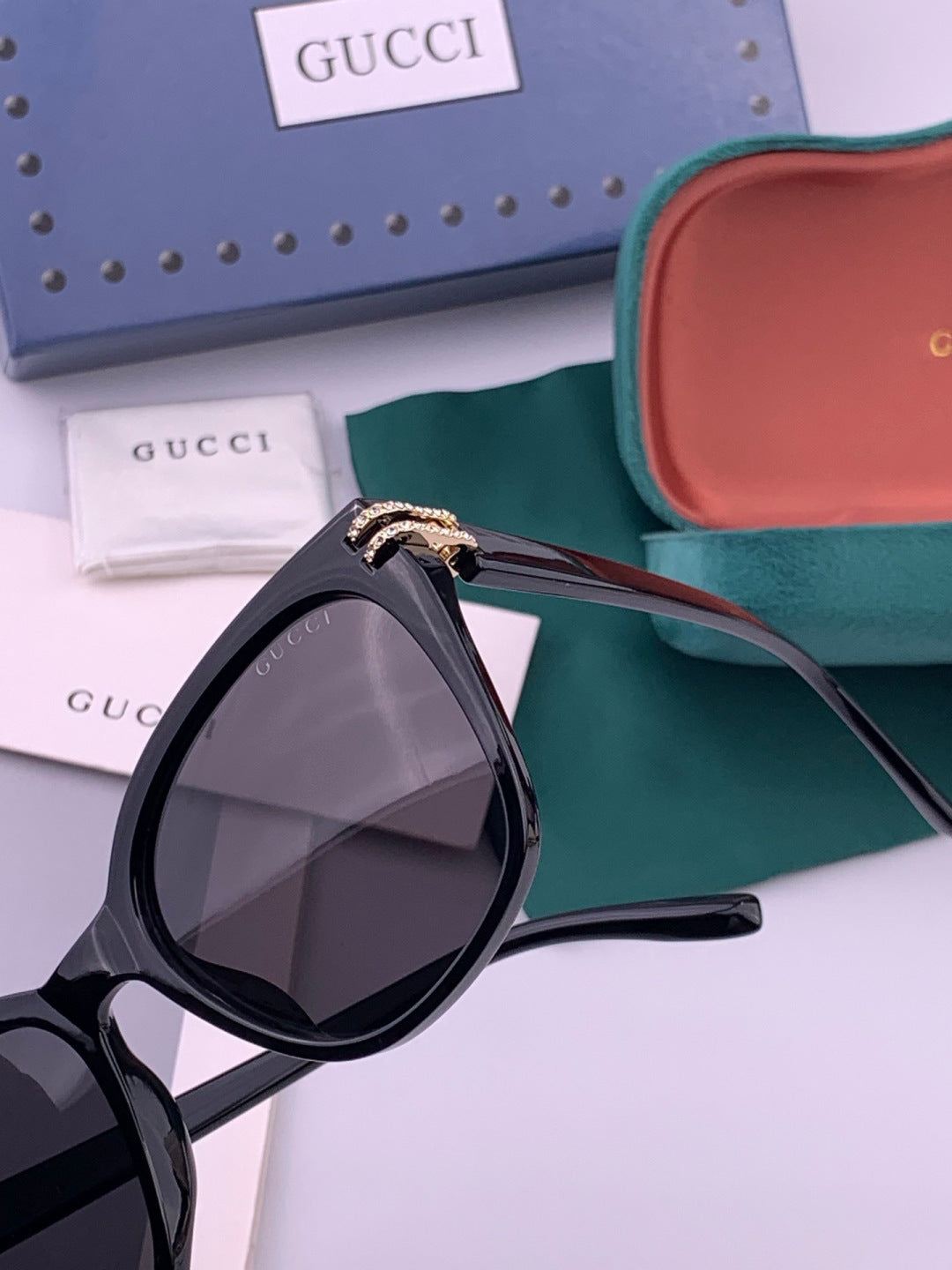 Gucci G6753 Round Black Lens Sunglasses for Men & Women - detail image 3