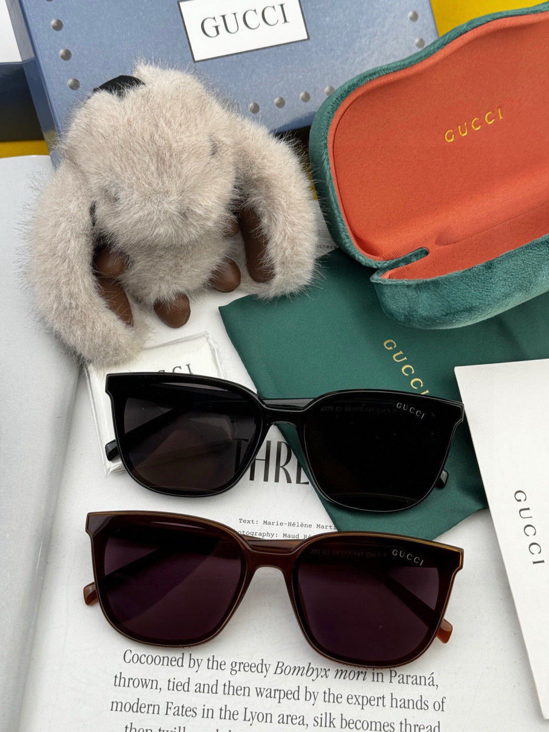 Gucci G97722 Polarized Square Gold Lens Sunglasses for Women - detail image 6