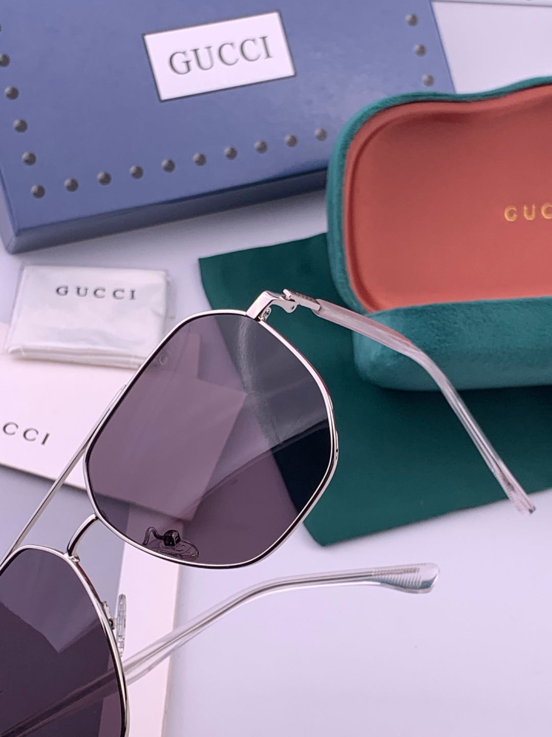 Gucci G4202 Polarized Aviator Orange Lens Sunglasses for Men & Women - detail image 4