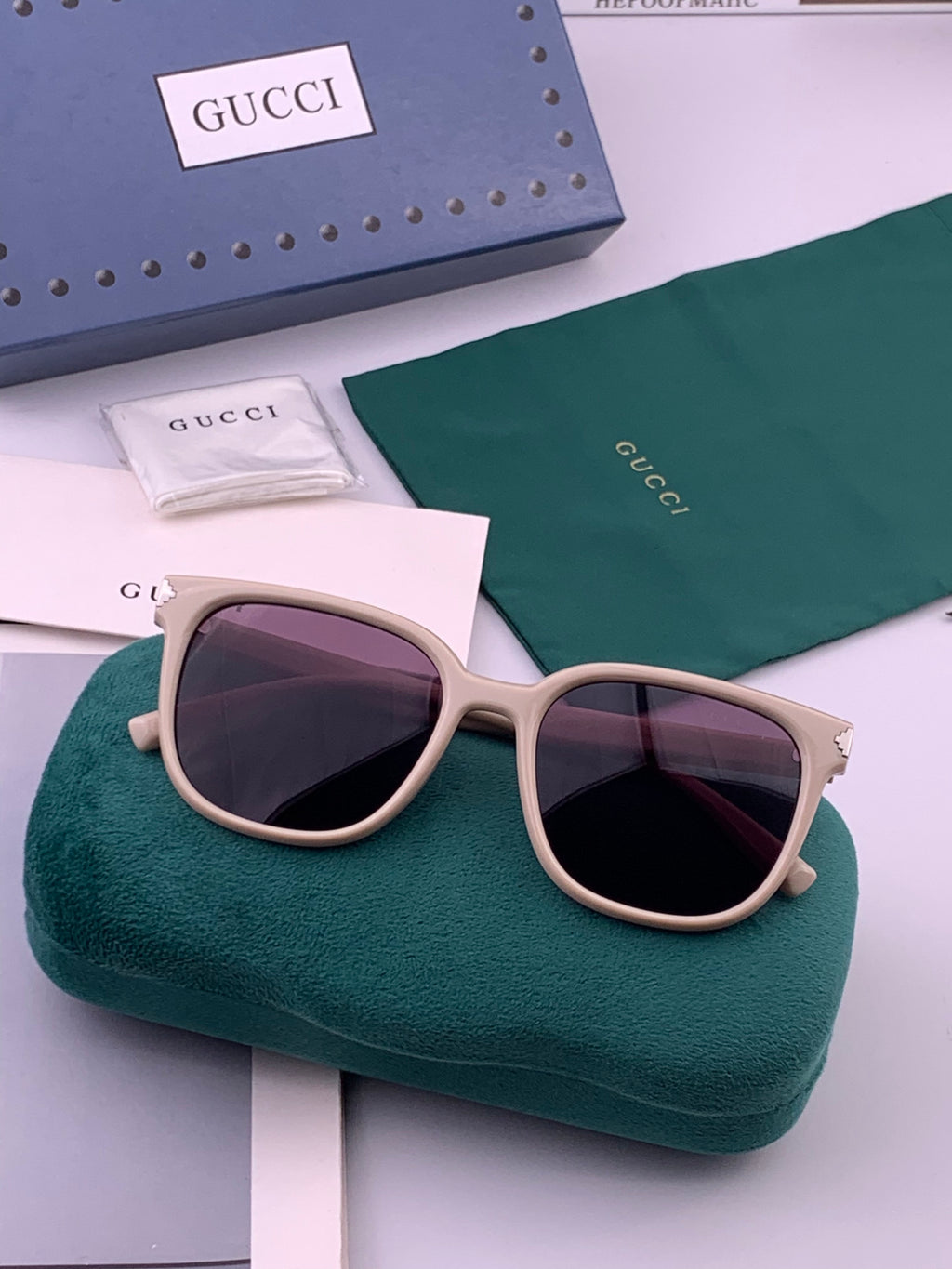 Gucci G55813 Fashion Black Lens Sunglasses for Men & Women - detail image 6