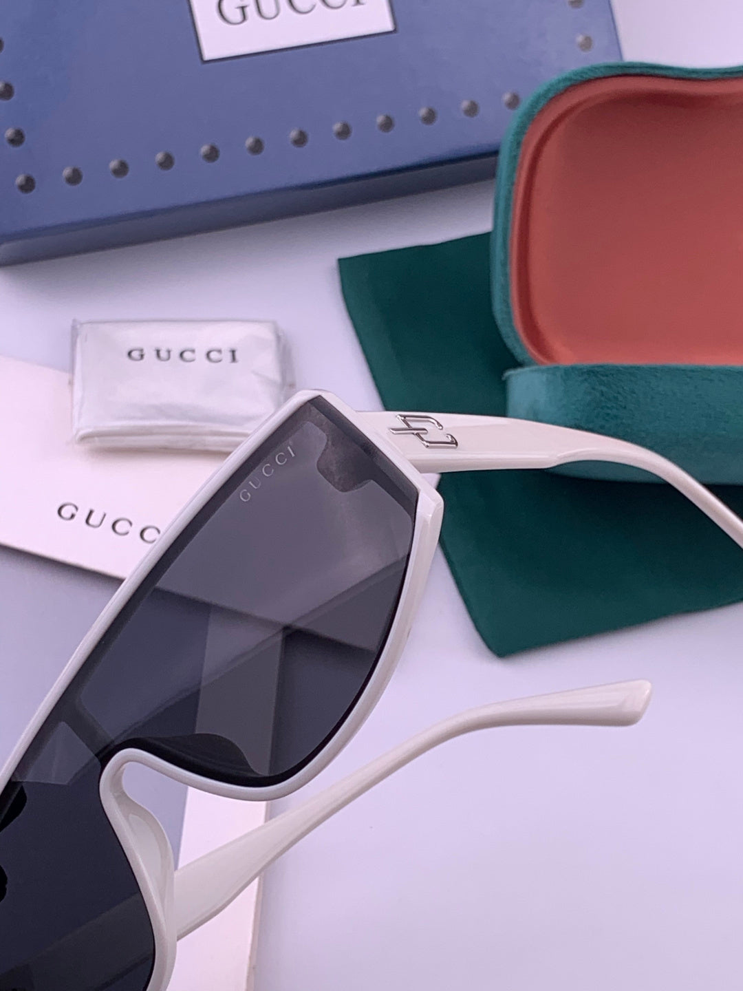 Gucci G3109 Fashion Black Lens Sunglasses for Men & Women - detail image 4