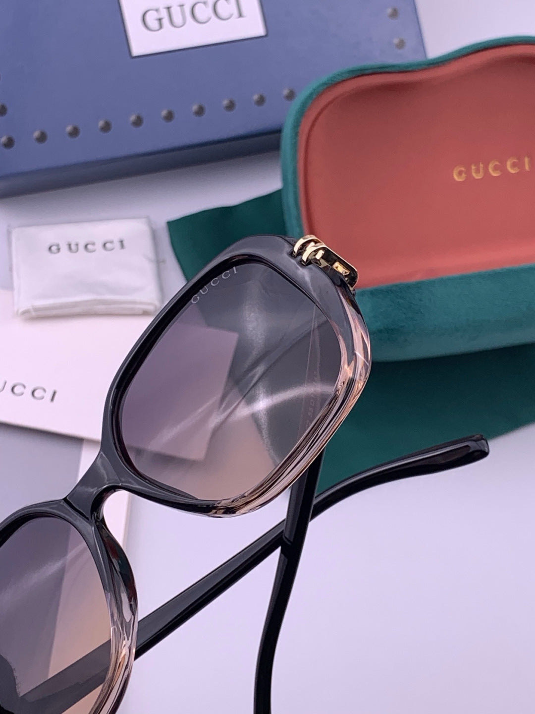 Gucci G2911 Polarized Square Red Lens Sunglasses for Women - detail image 5