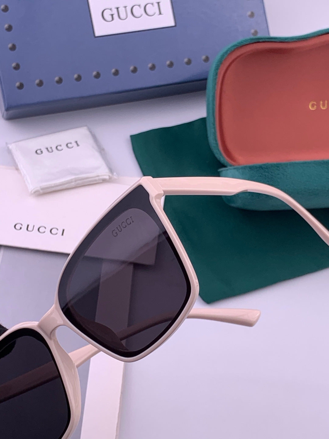 Gucci G02803 Polarized Square Red Lens Sunglasses for Women - detail image 3