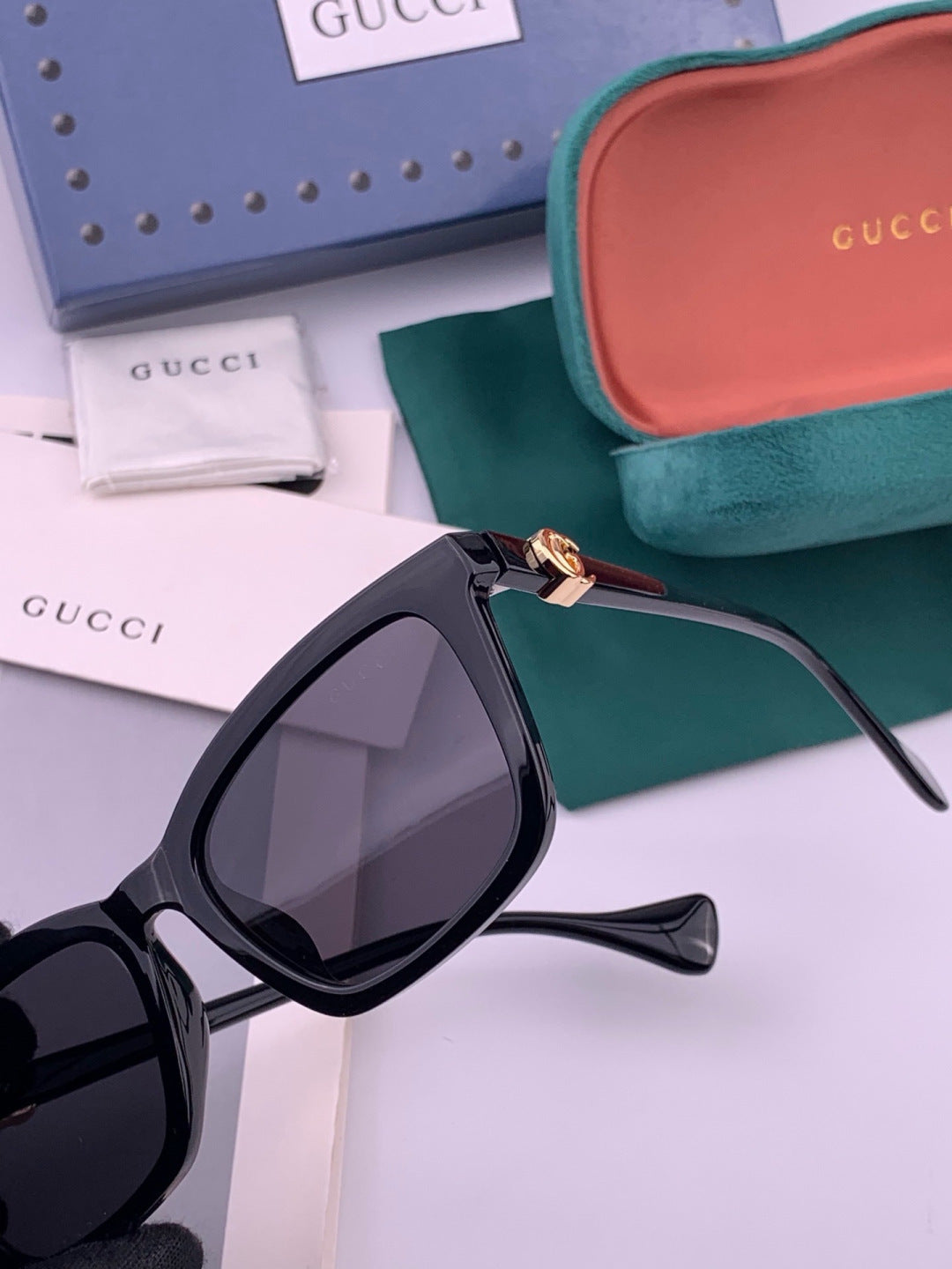 Gucci G0112 Polarized Square Pink Lens Sunglasses for Women - detail image 3