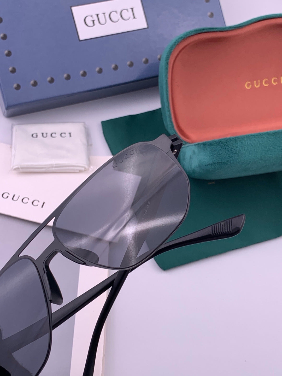 Gucci G1225 Polarized Aviator Gold Lens Sunglasses for Men - detail image 5