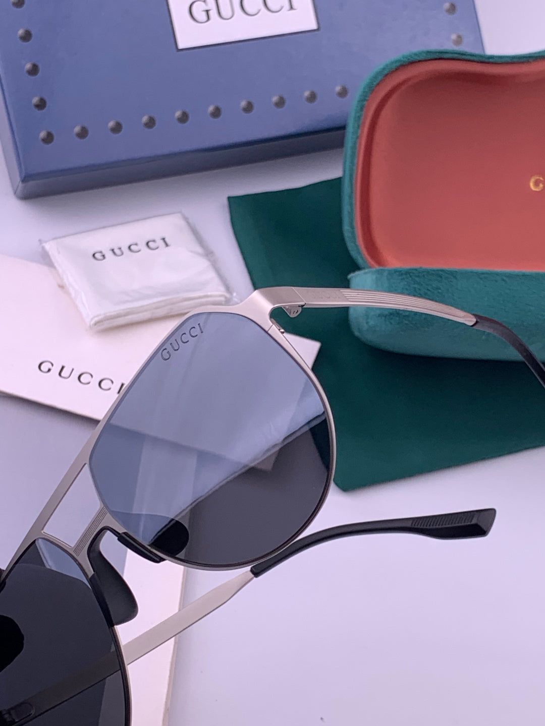 Gucci G7225 Polarized Aviator Gold Lens Sunglasses for Men - 415008 - detail image 3