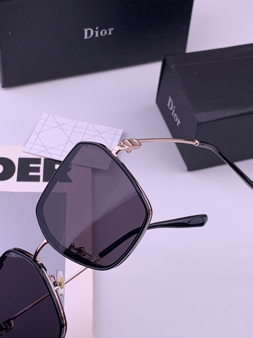 Dior D7635 Polarized Fashion Black Lens Sunglasses for Men & Women - 431833 - detail image 3