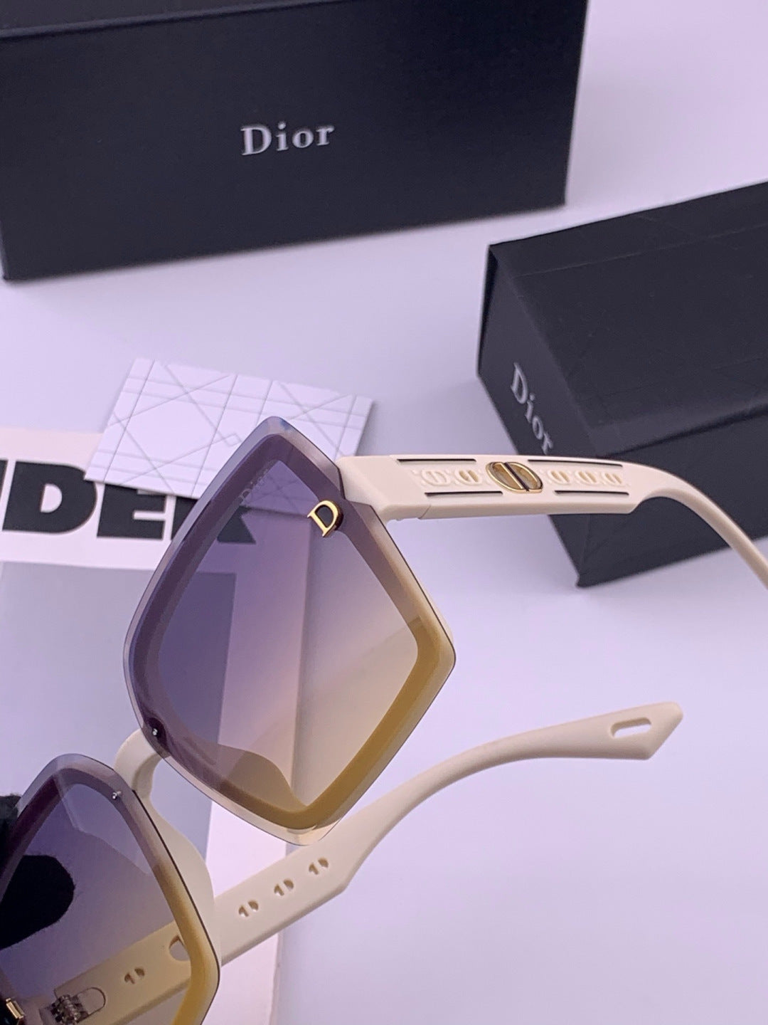 Dior CD2590 Polarized Square Red Lens Sunglasses for Women - detail image 3