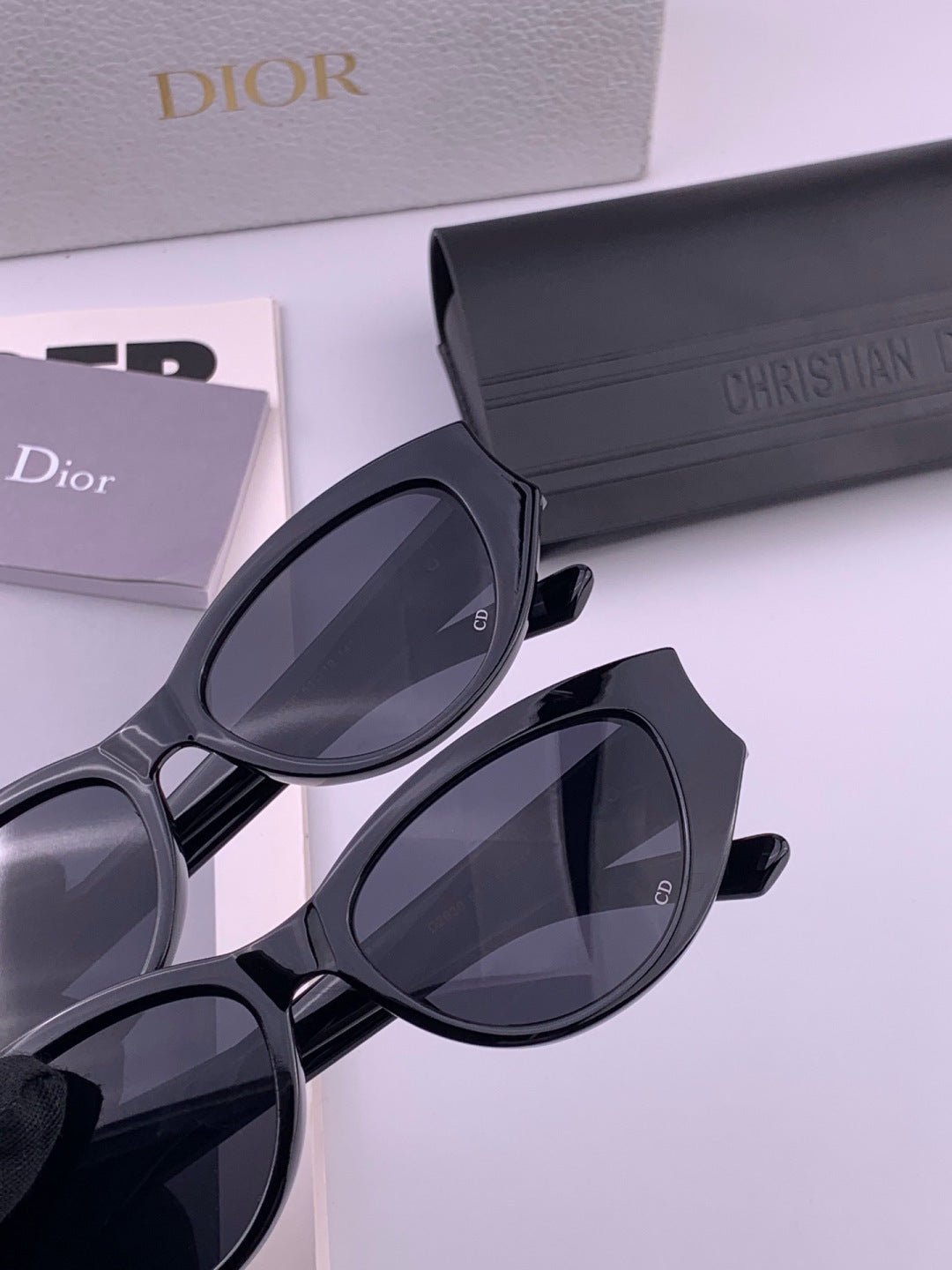 Dior D0293 Fashion Black Lens Sunglasses for Men & Women - 431778 - detail image 2