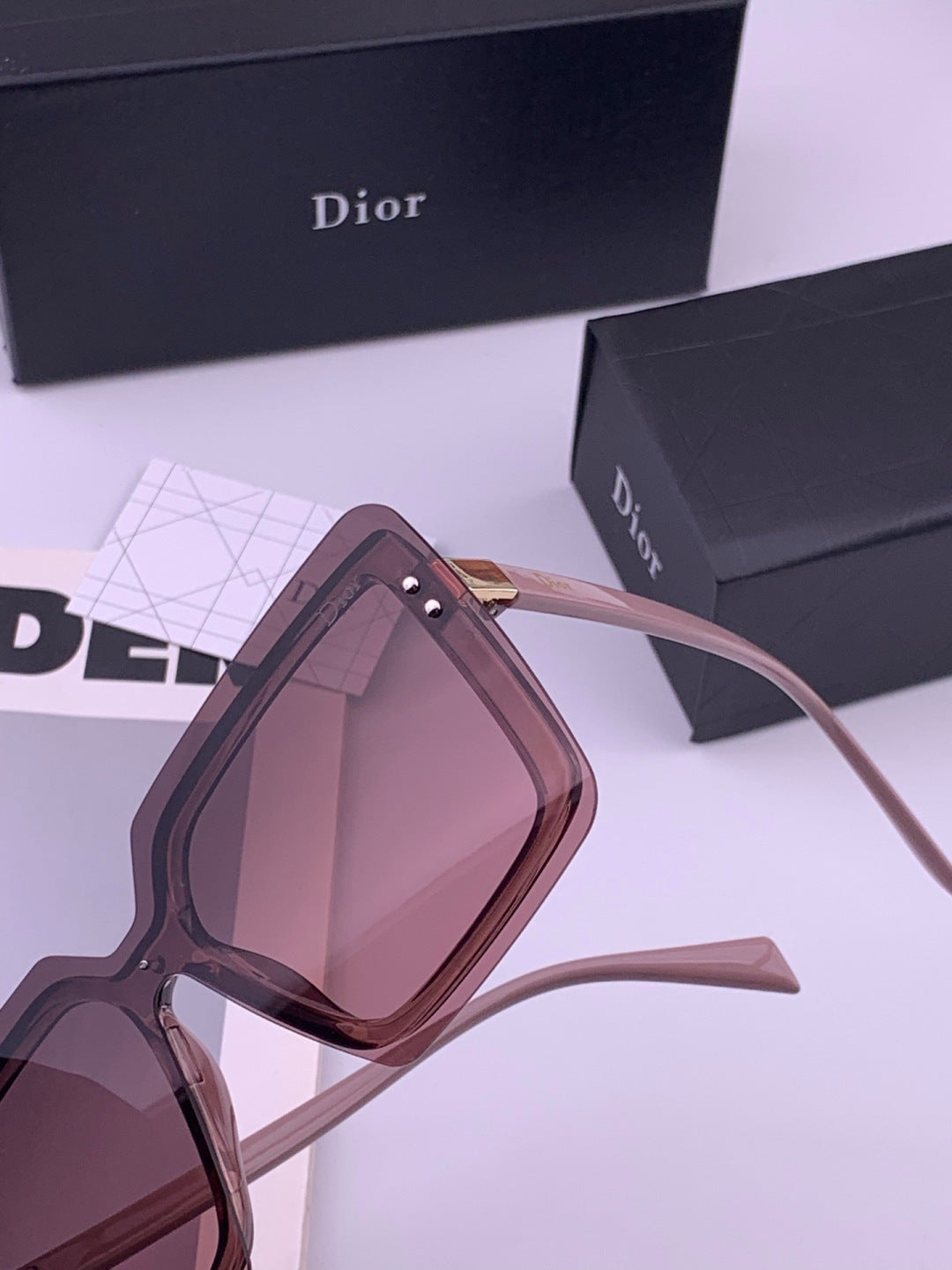 Dior D7996 Fashion Gold Lens Sunglasses for Men & Women - 431779 - detail image 3