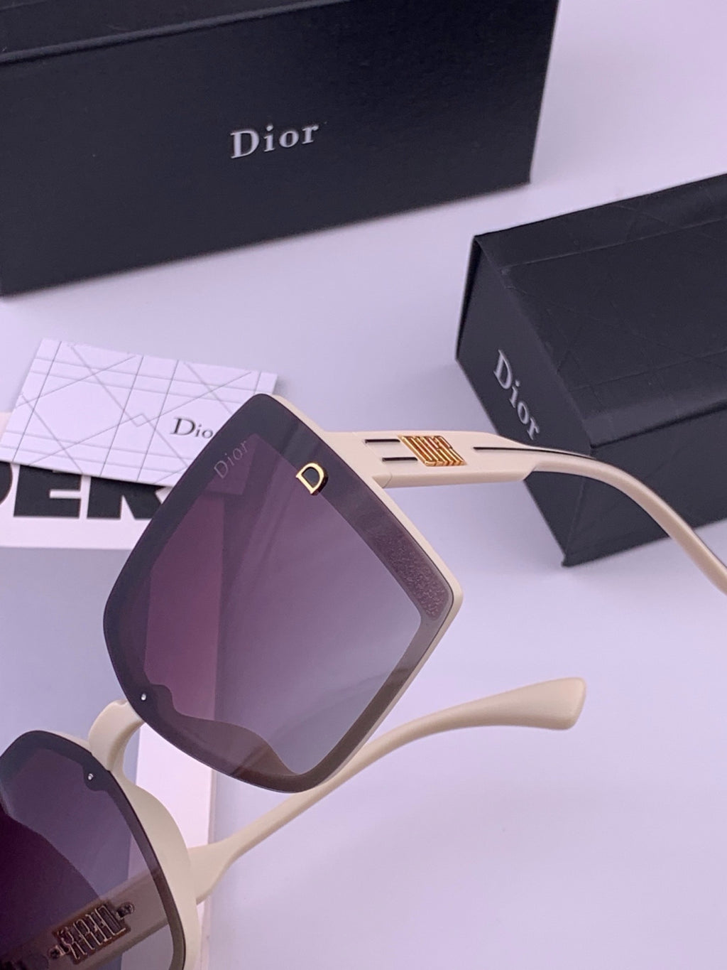 Dior D5290 Polarized Square Black Lens Sunglasses for Men & Women - 431774 - detail image 4