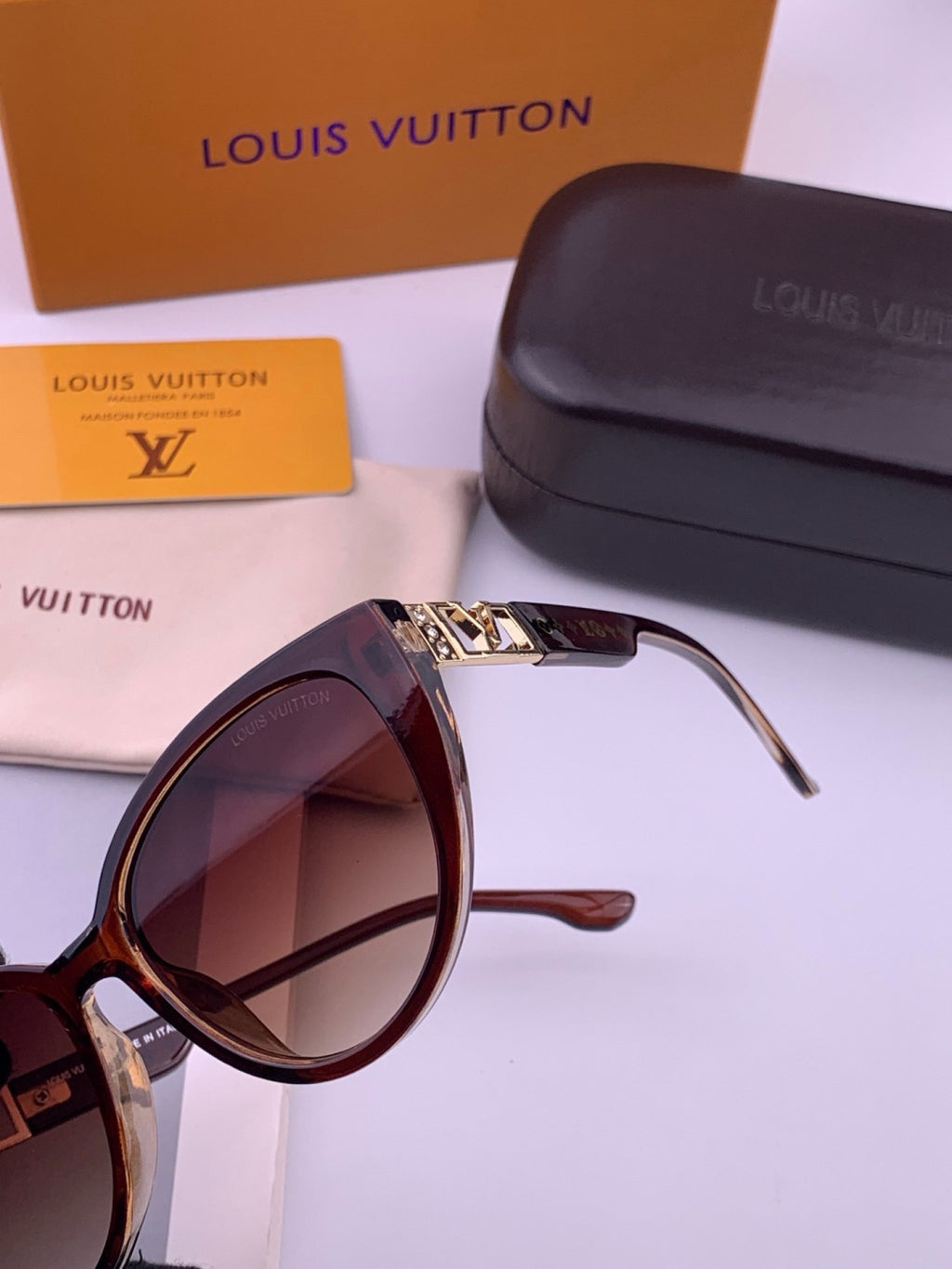 Louis Vuitton L15803 Square Black Lens Sunglasses for Women - 448504 - detail image 5