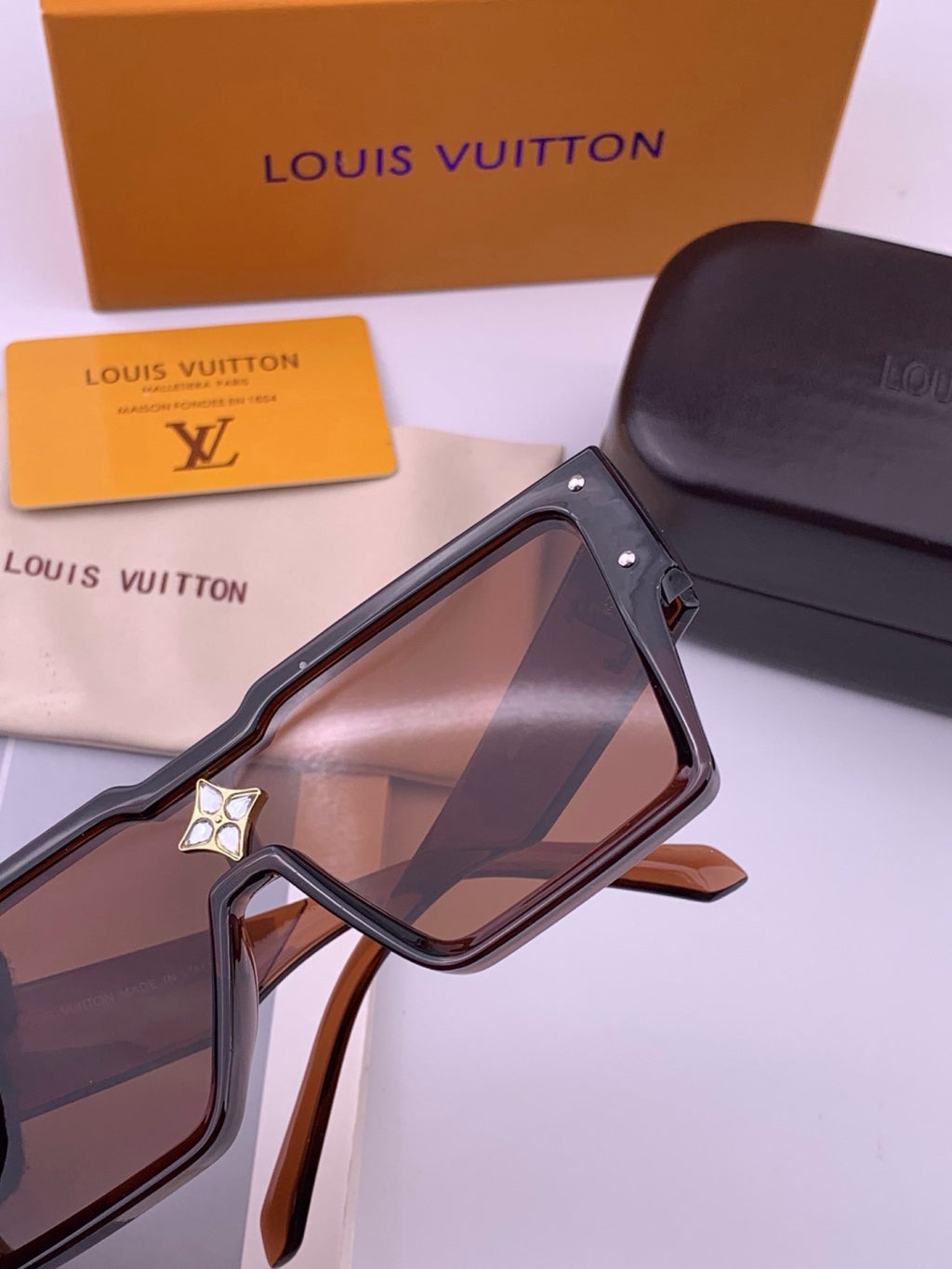 Louis Vuitton L7600 Square Black Lens Sunglasses for Women - 448508 - detail image 4