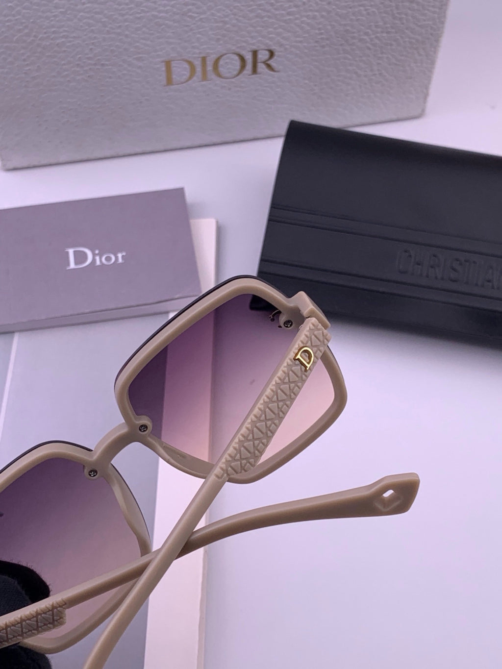 Dior D47002 Fashion Purple Lens Sunglasses for Men & Women - detail image 4