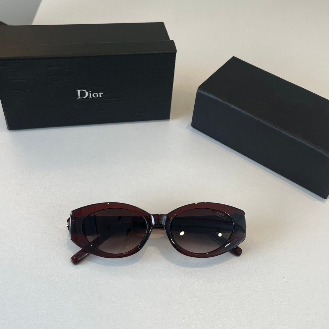 Dior Fashion Red Lens Sunglasses for Men & Women - 465359 - detail image 4