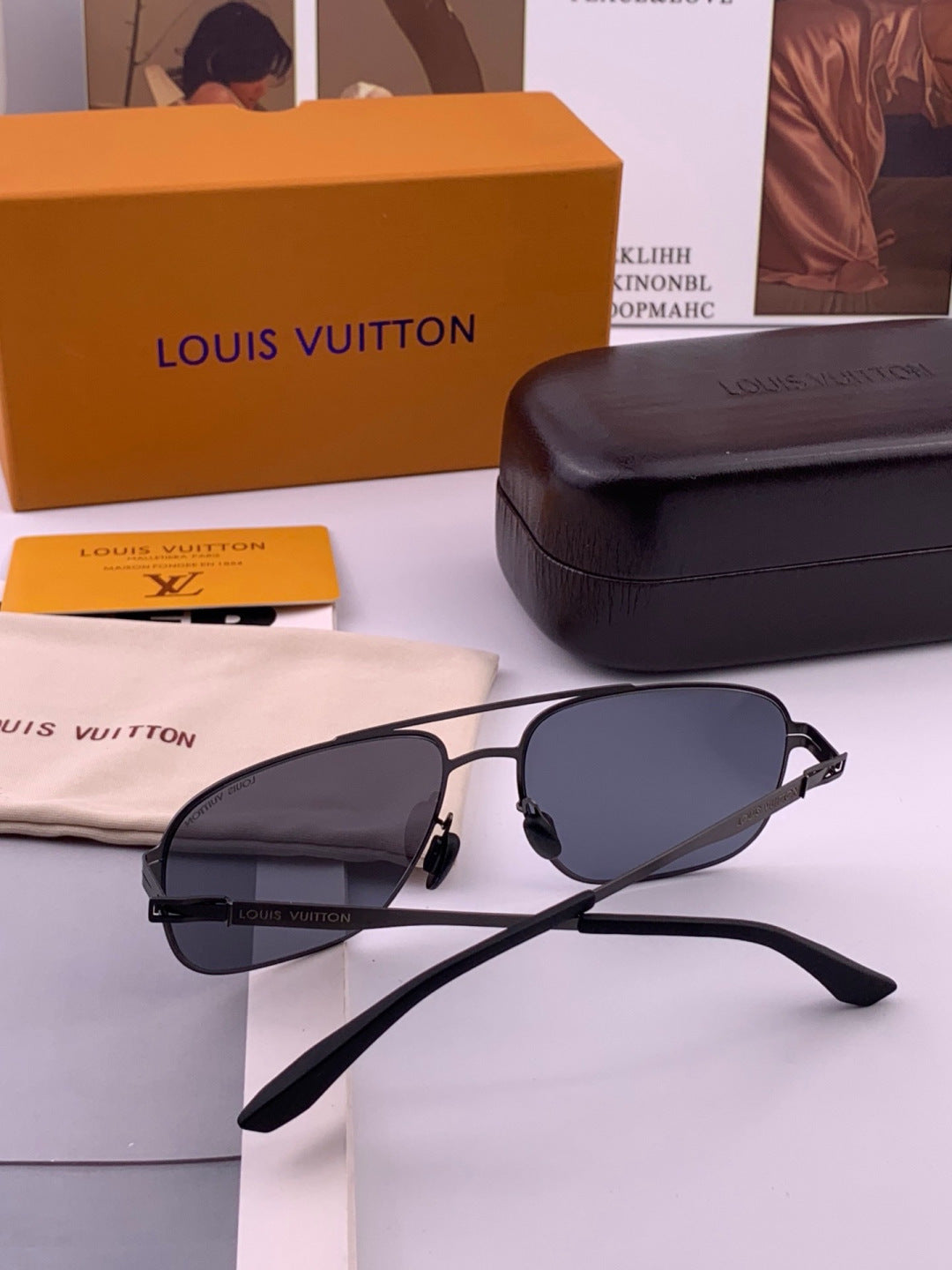 Louis Vuitton L5760 Fashion Gray Lens Sunglasses for Men & Women - 464744 - detail image 7