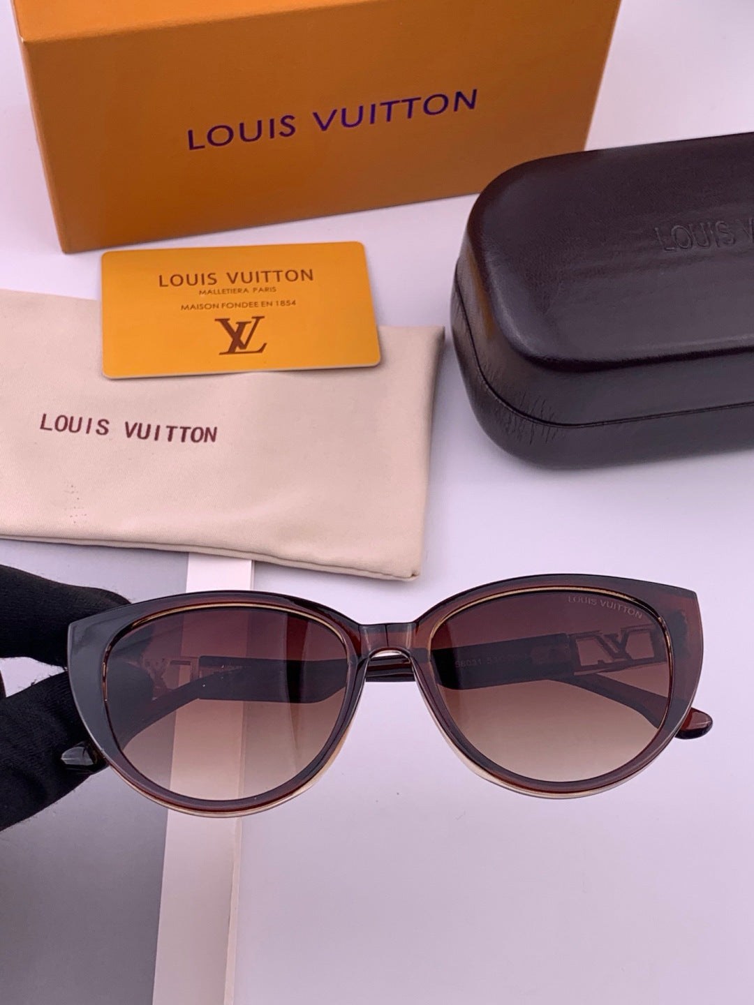 Louis Vuitton L15803 Square Black Lens Sunglasses for Women - 464703