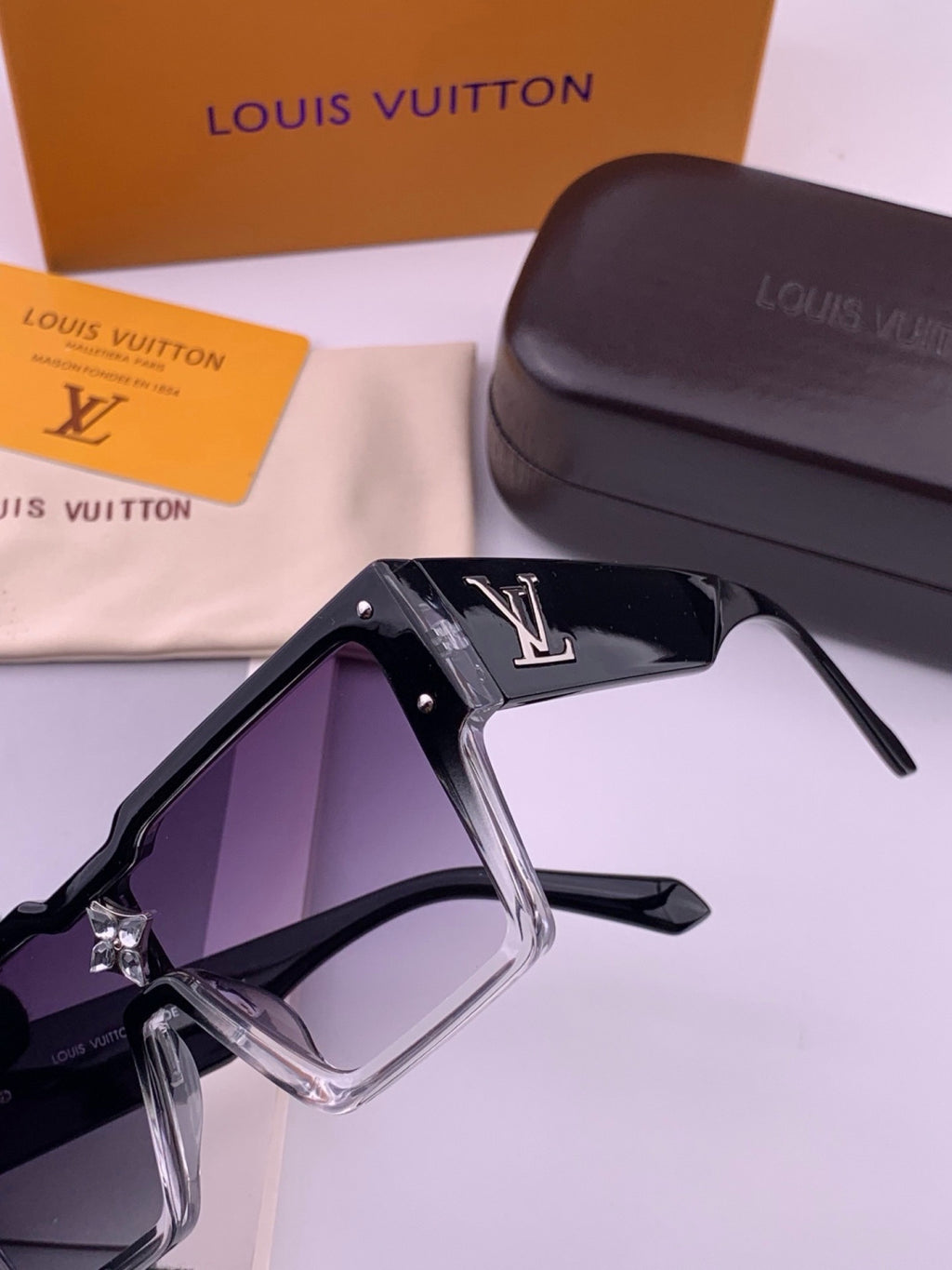Louis Vuitton L7600 Square Black Lens Sunglasses for Women - 464699 - detail image 3