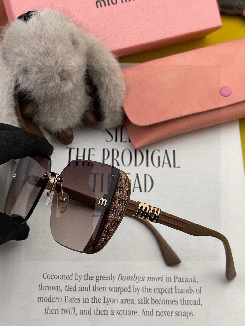 Miu Miu M2100 Fashion Gold Lens Sunglasses for Men & Women - detail image 4