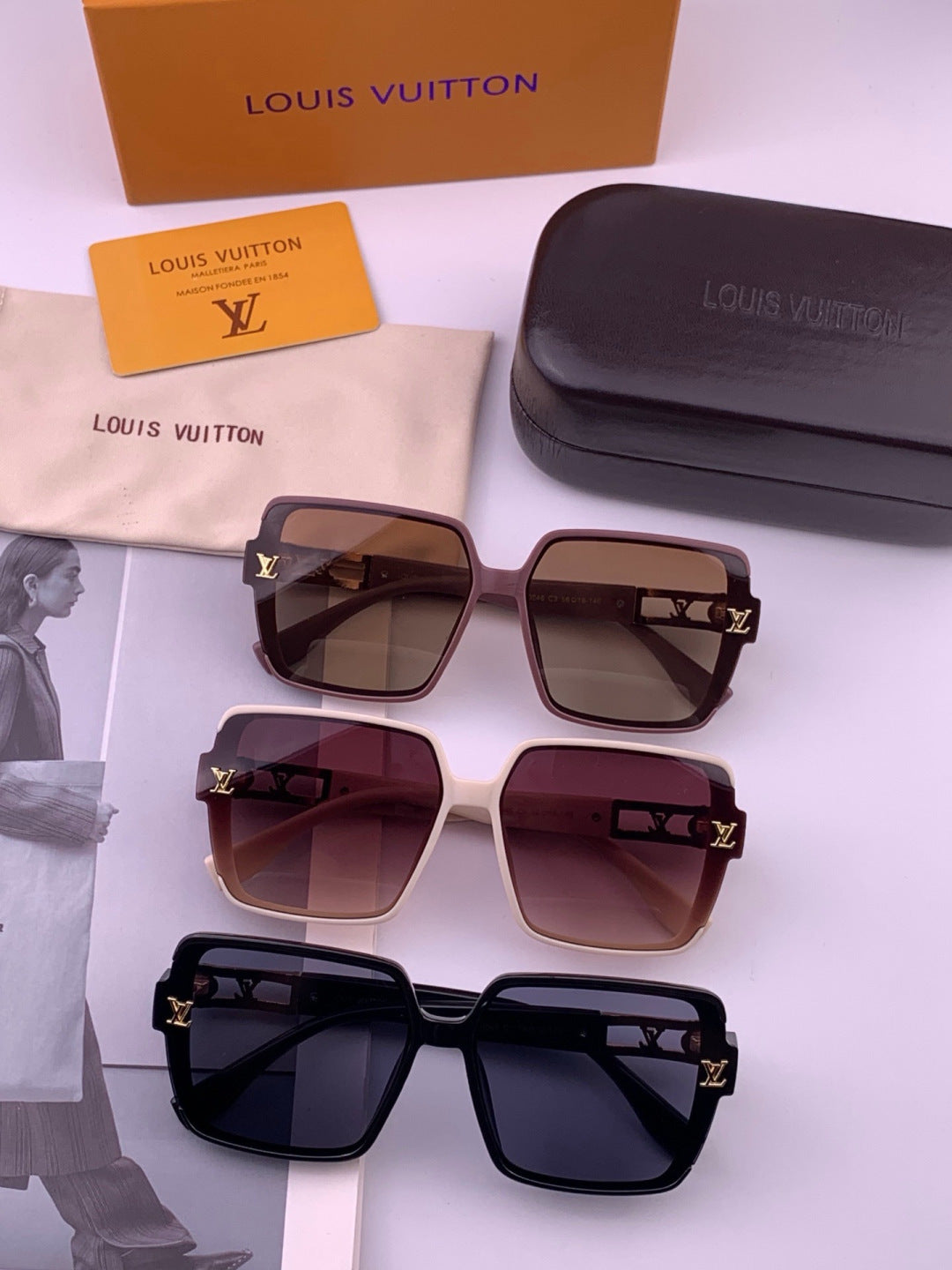 Louis Vuitton L77004 Oversized Blue Lens Sunglasses for Men & Women - detail image 8