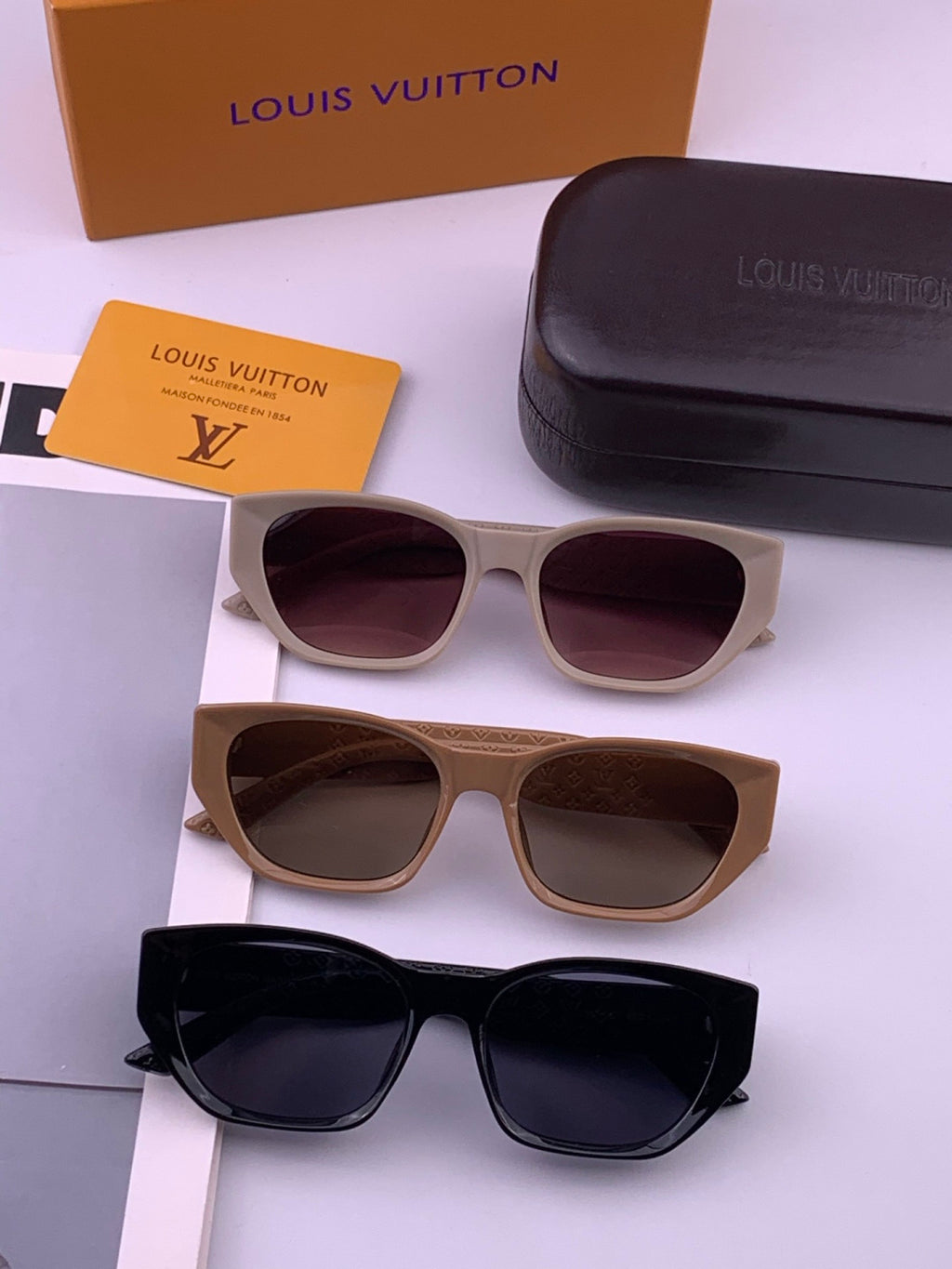 Louis Vuitton L17000 Square Gold Lens Sunglasses for Men & Women - detail image 7