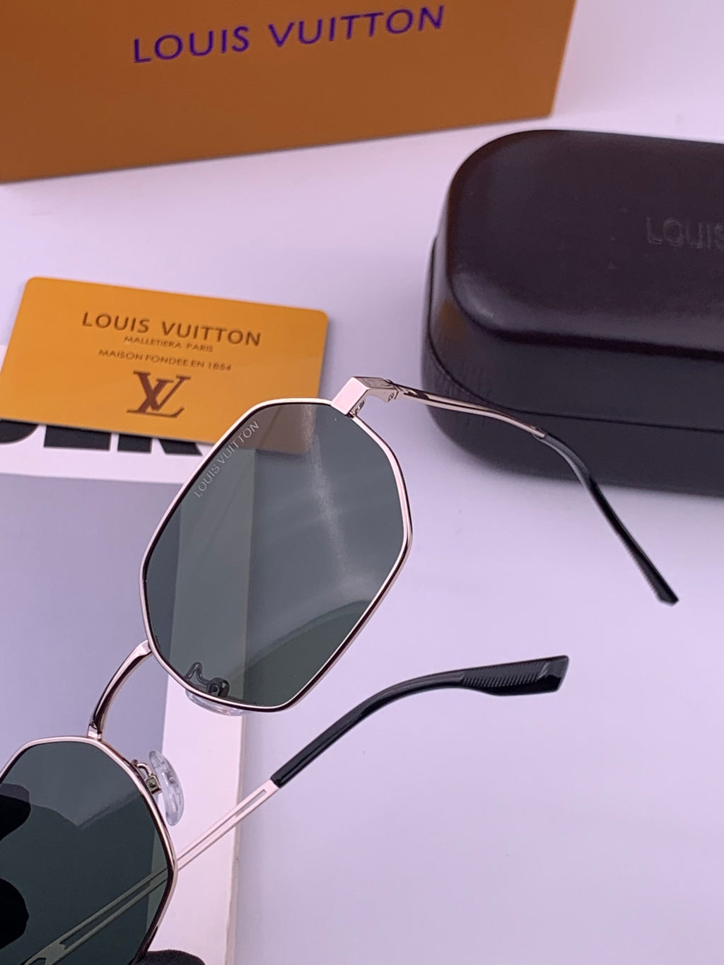 Louis Vuitton L6339 Polarized Aviator Gold Lens Sunglasses for Men & - 486106 - detail image 3